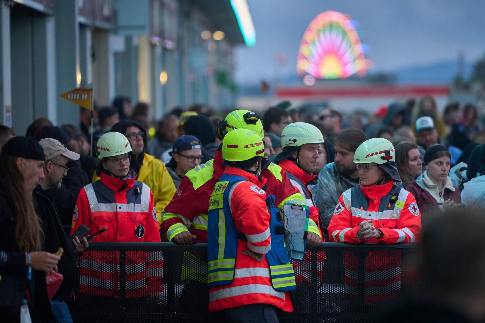 Helfer sind bei Rock am Ring im Einsatz. (Archivbild)