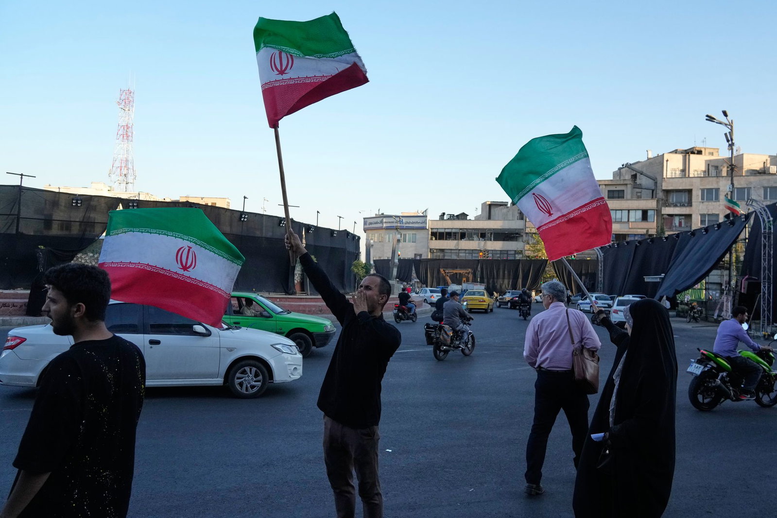Die iranische Führung feiert das Rahmenabkommen aber für die Menschen im Land herrscht Ungewissheit, ob sich ihre Lage damit bessert.