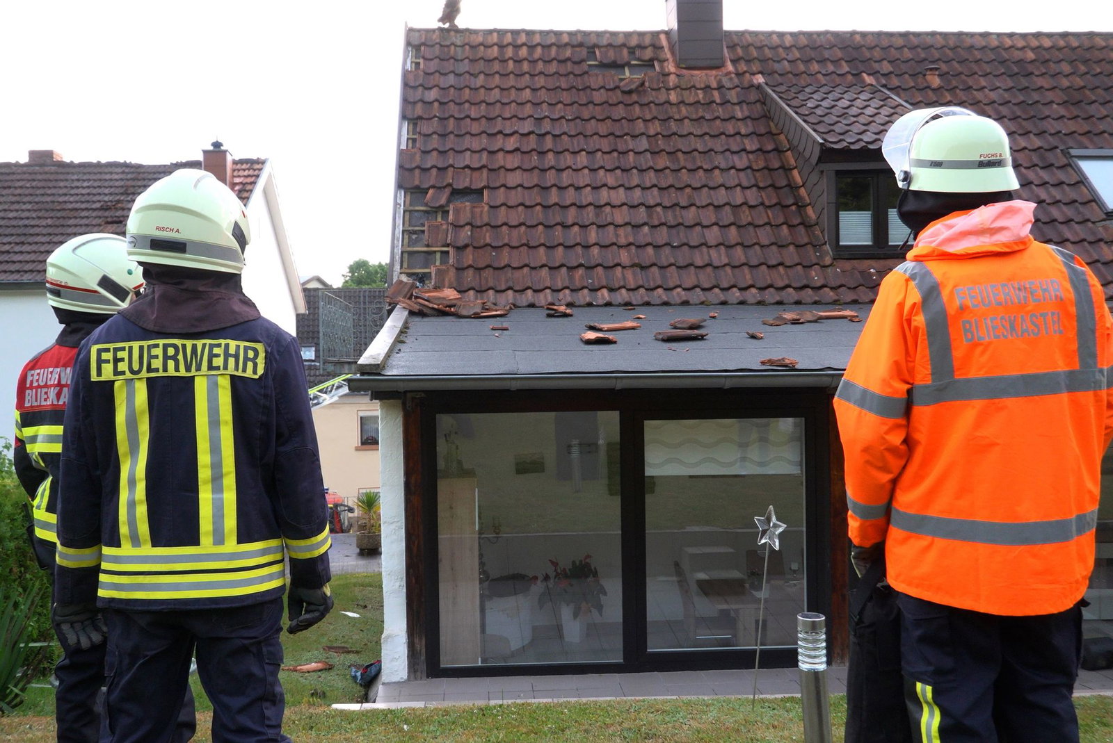 Zehn Häuser sollen von dem Unwetter betroffen sein. 