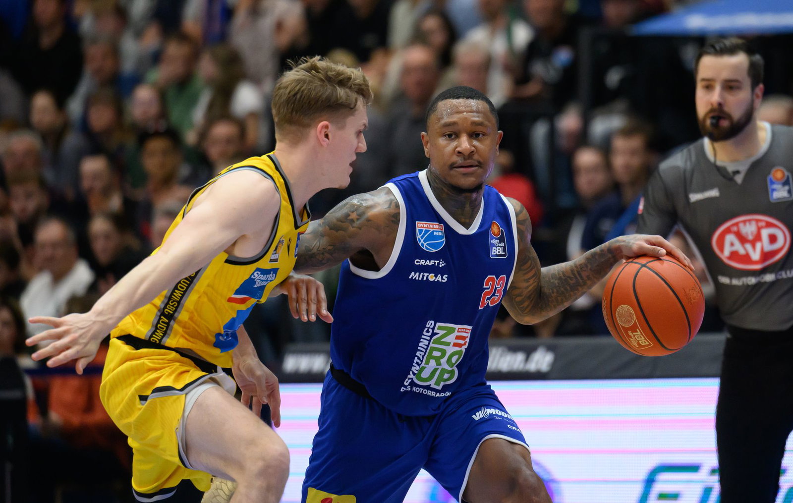 Johannes Patrick (l) verlässt die Ludwigsburger Basketballer. (Archivbild)