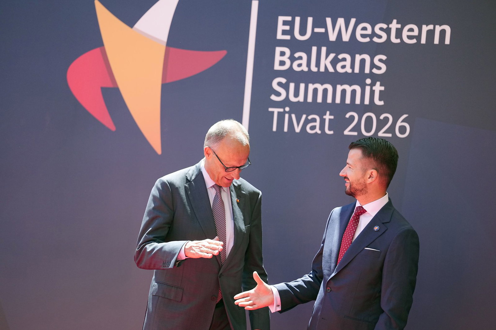 Montenegros Präsident Jakov Milatovic (r) kann darauf hoffen, dass sein Land bald der EU beitreten kann. Kanzler Merz ist für eine zügige EU-Erweiterung offen.