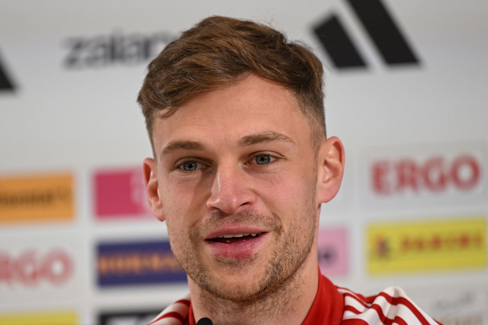 Bei Joshua Kimmich stapelt sich manchmal allerlei in der Garage - es ist aber nicht für seine eigene Familie bestimmt. (Archivbild)