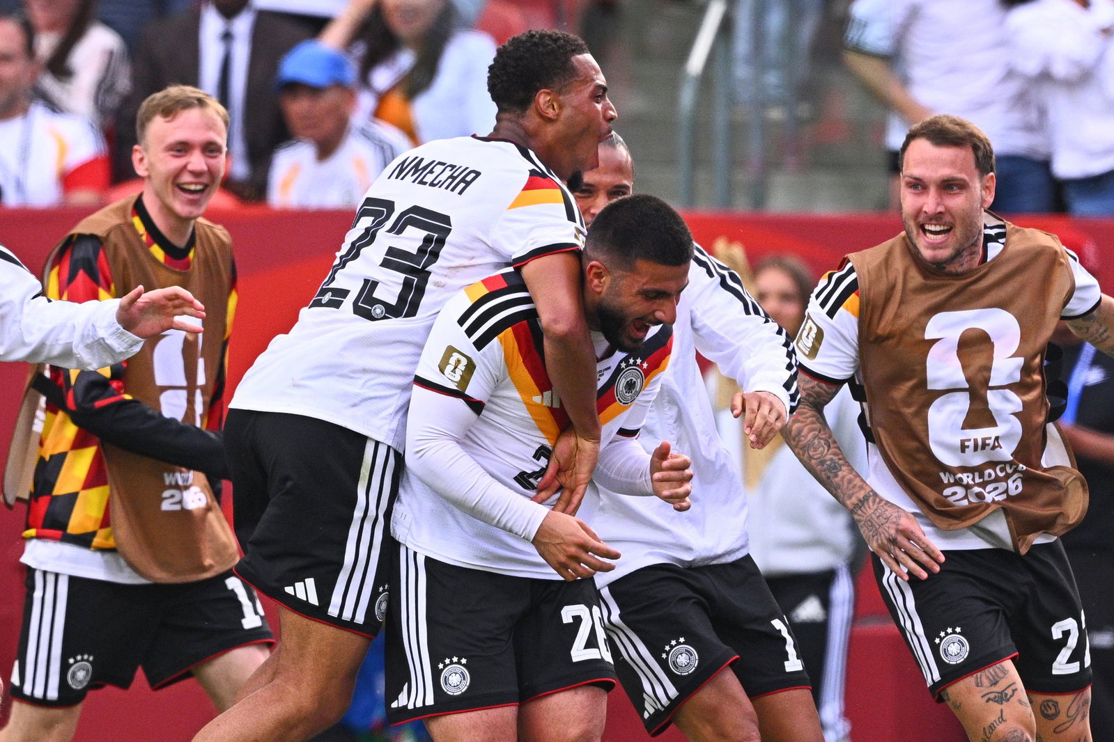 Deniz Undav (M) rettet die deutsche Mannschaft.