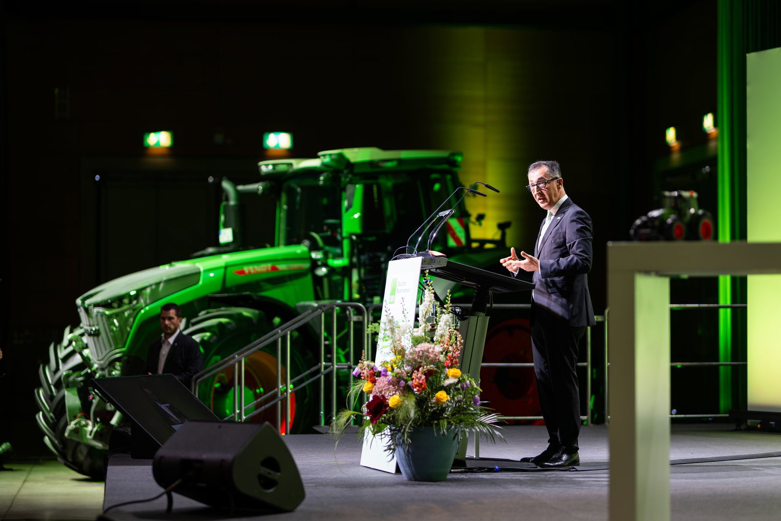 Ministerpräsident Cem Özdemir spricht beim Deutschen Bauerntag.