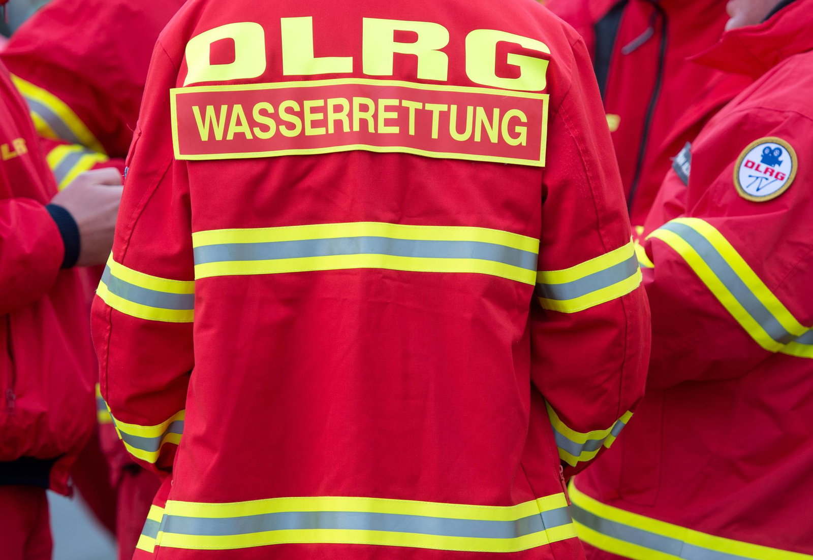 Die DLRG warnt eindringlich vor den Gefahren des Flussbadens.
