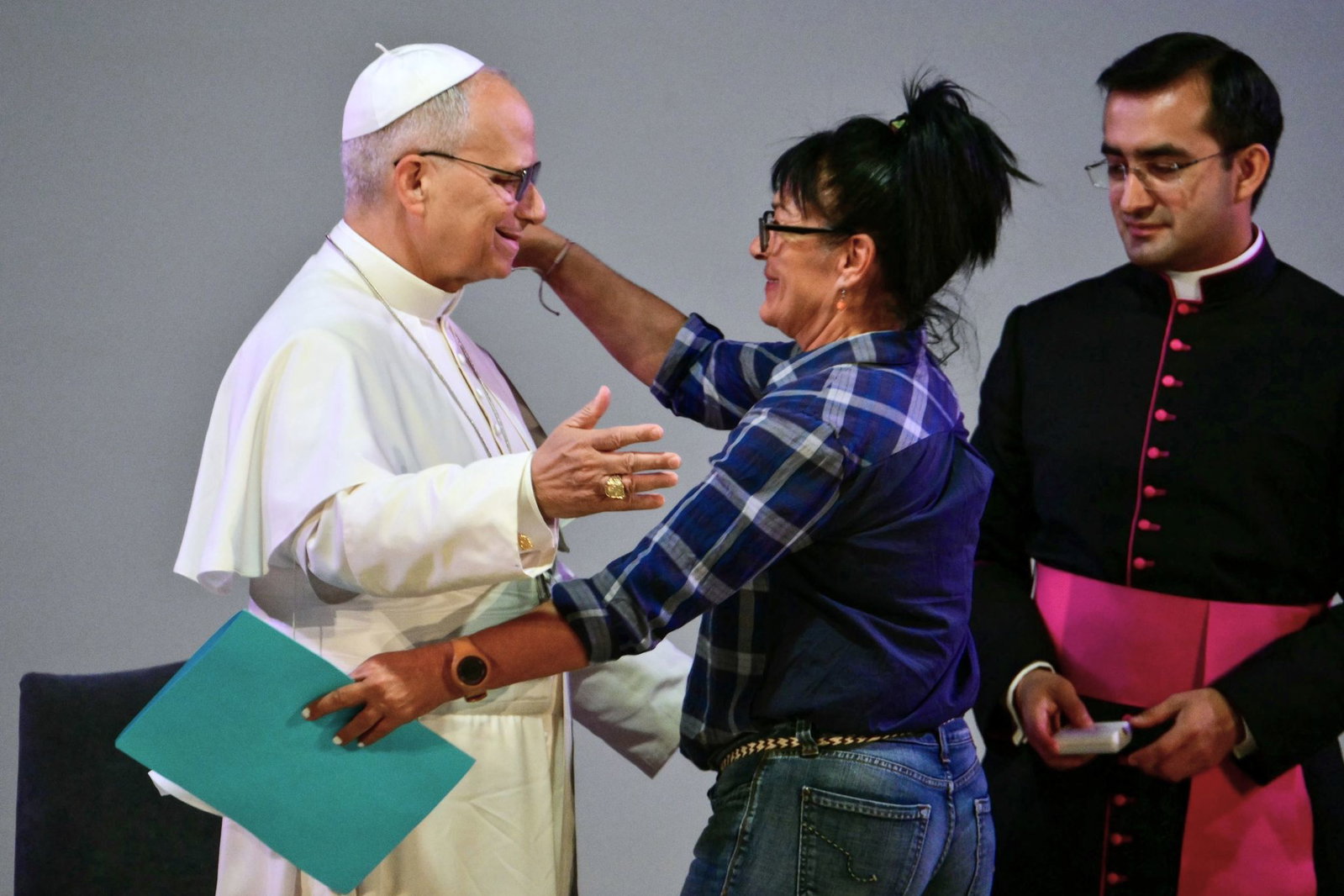 "Jeder Mensch ist würdig", sagte der Papst zu den Häftlingen.