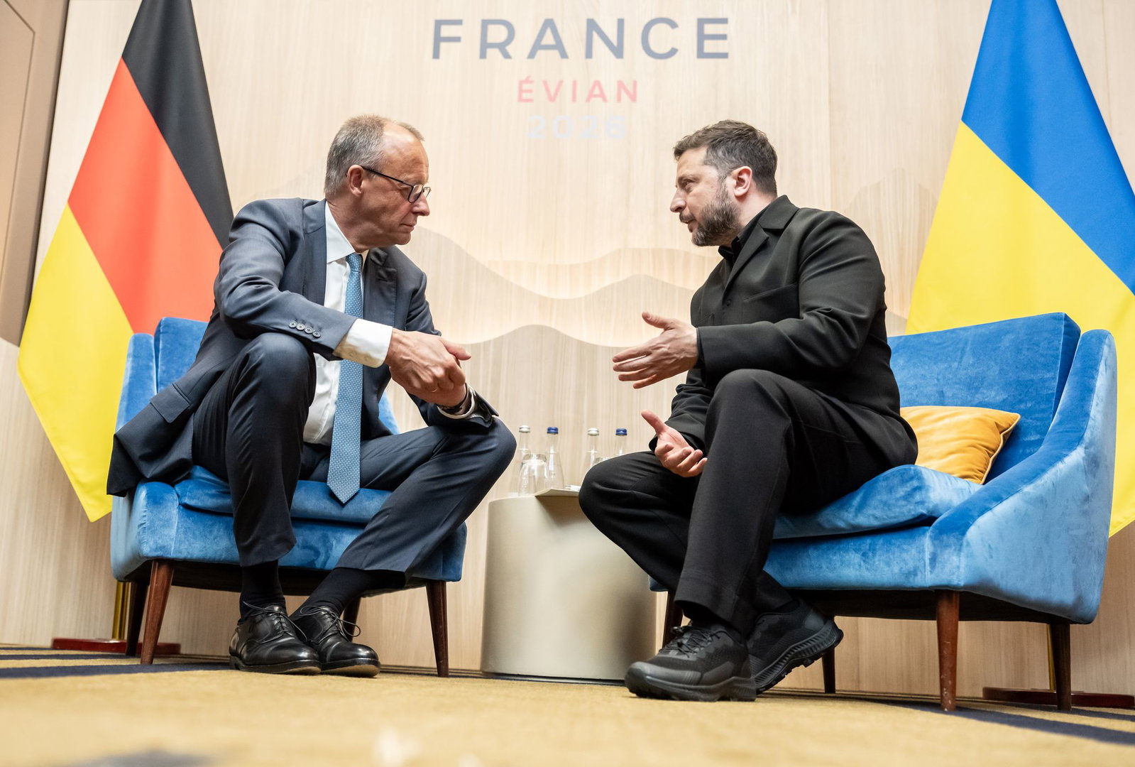 Bundeskanzler Friedrich Merz (CDU) bespricht mit dem ukrainischen Präsidenten Wolodymyr Selenskyj das weitere Vorgehen für ein Ende des russischen Angriffskriegs.