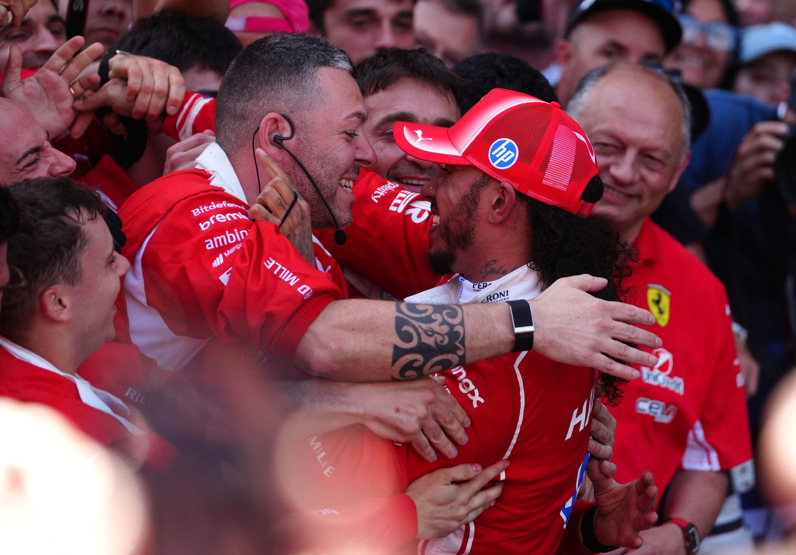 Zum ersten Mal gewinnt Lewis Hamilton im Ferrari.