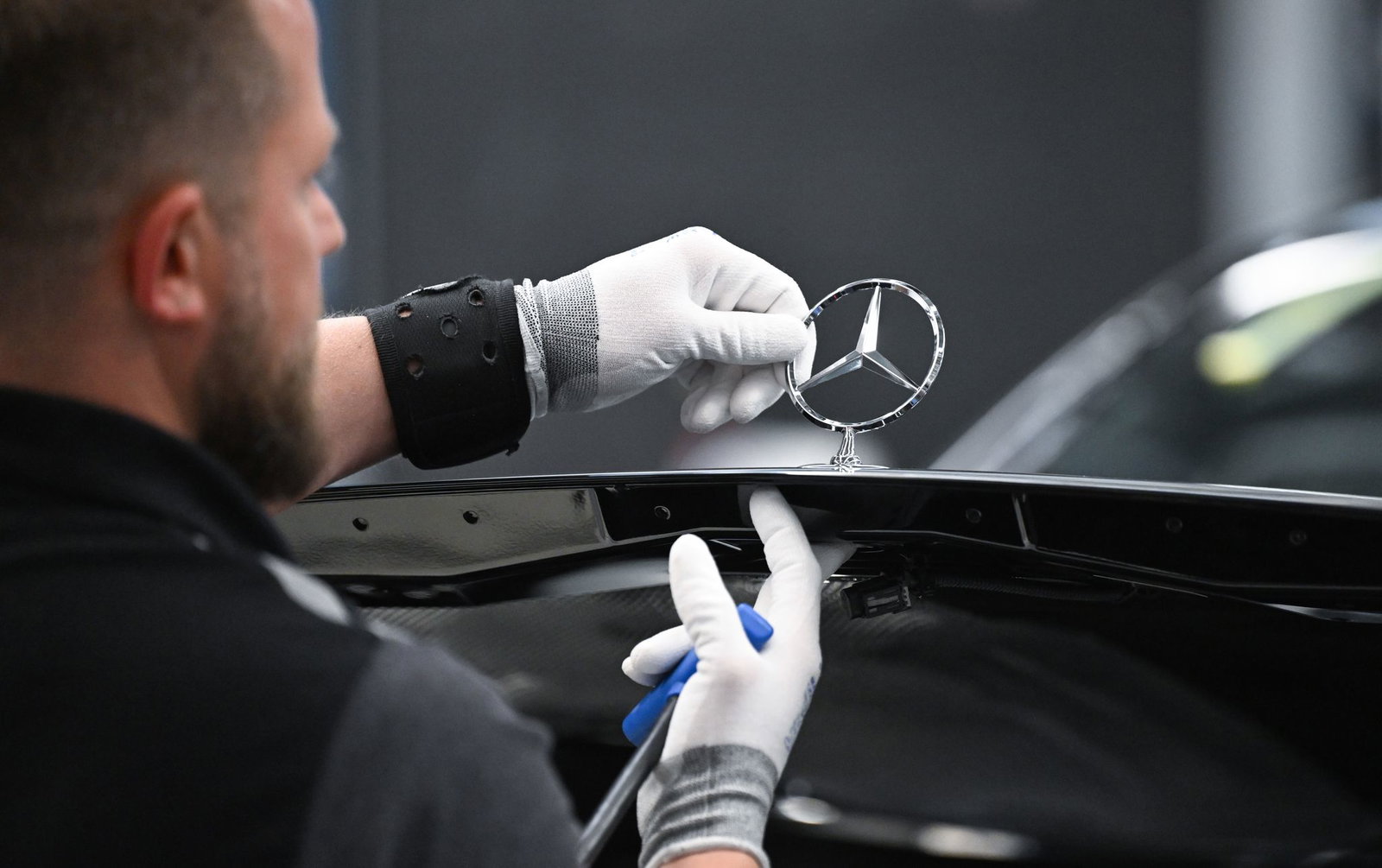 Mercedes-Benz verschärft den Sparkurs. (Archivbild)