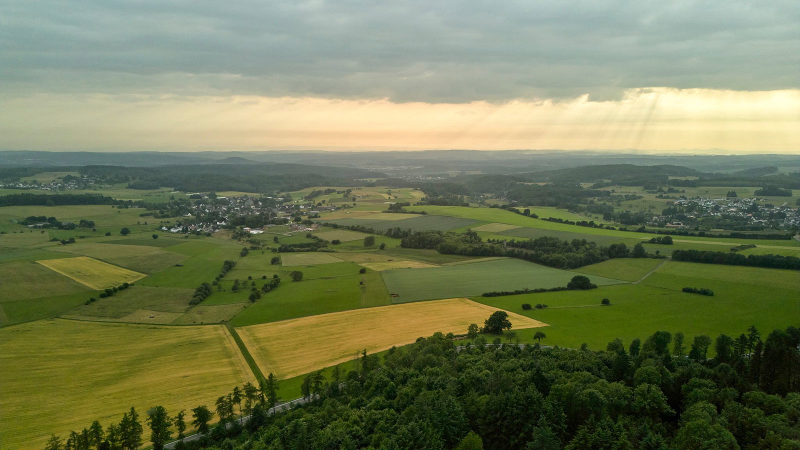 Wechselnd bewölkt, vereinzelt auch mal Sonne - so zeigt sich das Wetter in Rheinland-Pfalz und dem Saarland zur neuen Woche. (Symbolbild)