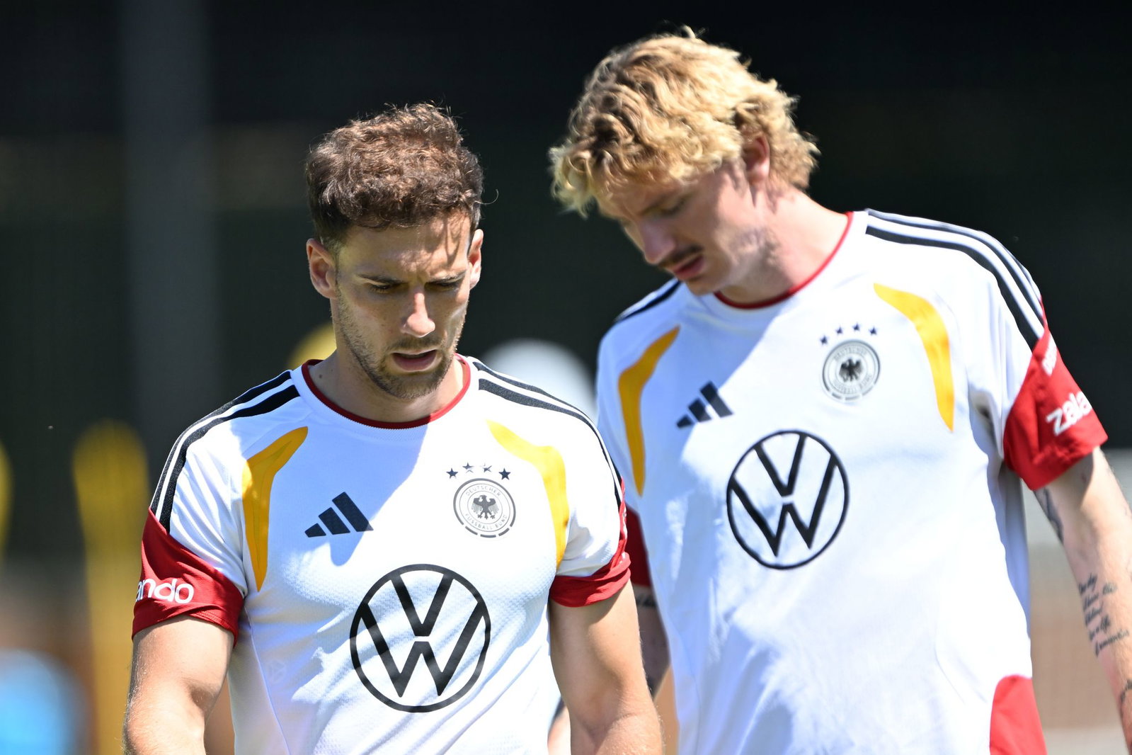Ihr Turnier ist es noch nicht: Null-Minuten-Stürmer Nick Woltemade (r) und 25-Minuten-Mann Leon Goretzka hoffen auf Einsatzzeiten gegen Ecuador. 