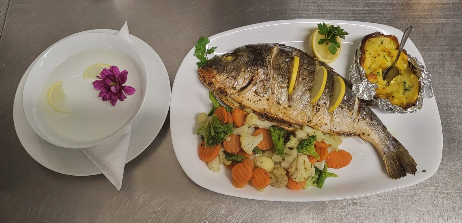 Dorade mit Ofengemüse und Kartoffeln 