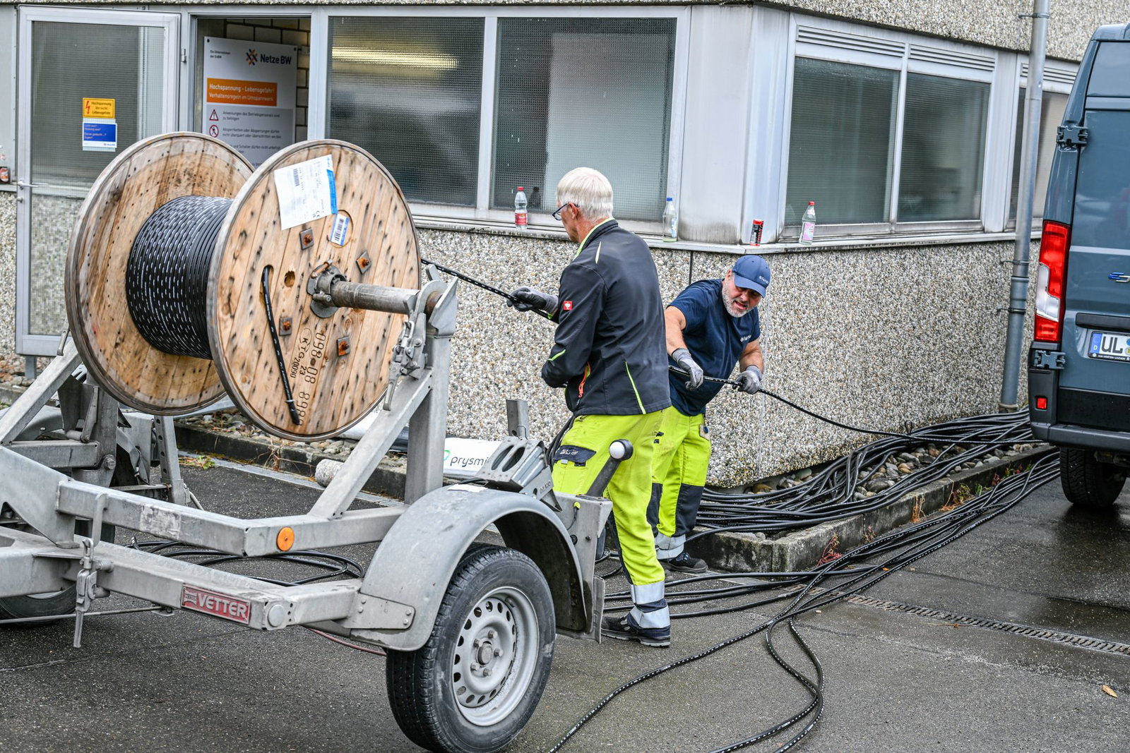 Nach dem Feuer im Umspannwerk haben Haushalte wieder Strom.