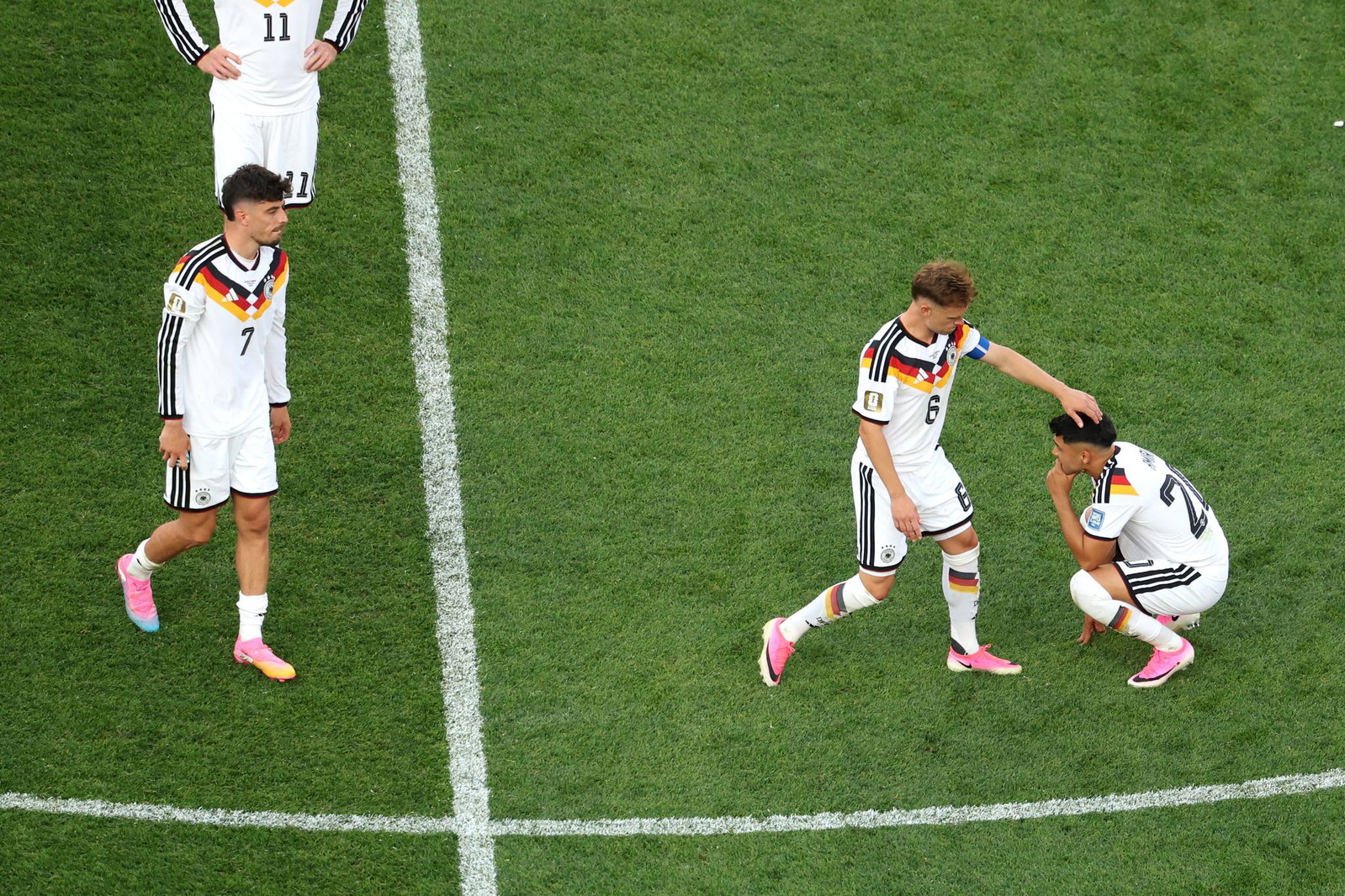 Große Enttäuschung bei Kimmich und Co. - die deutsche Fußball-Nationalmannschaft ist raus bei der WM.