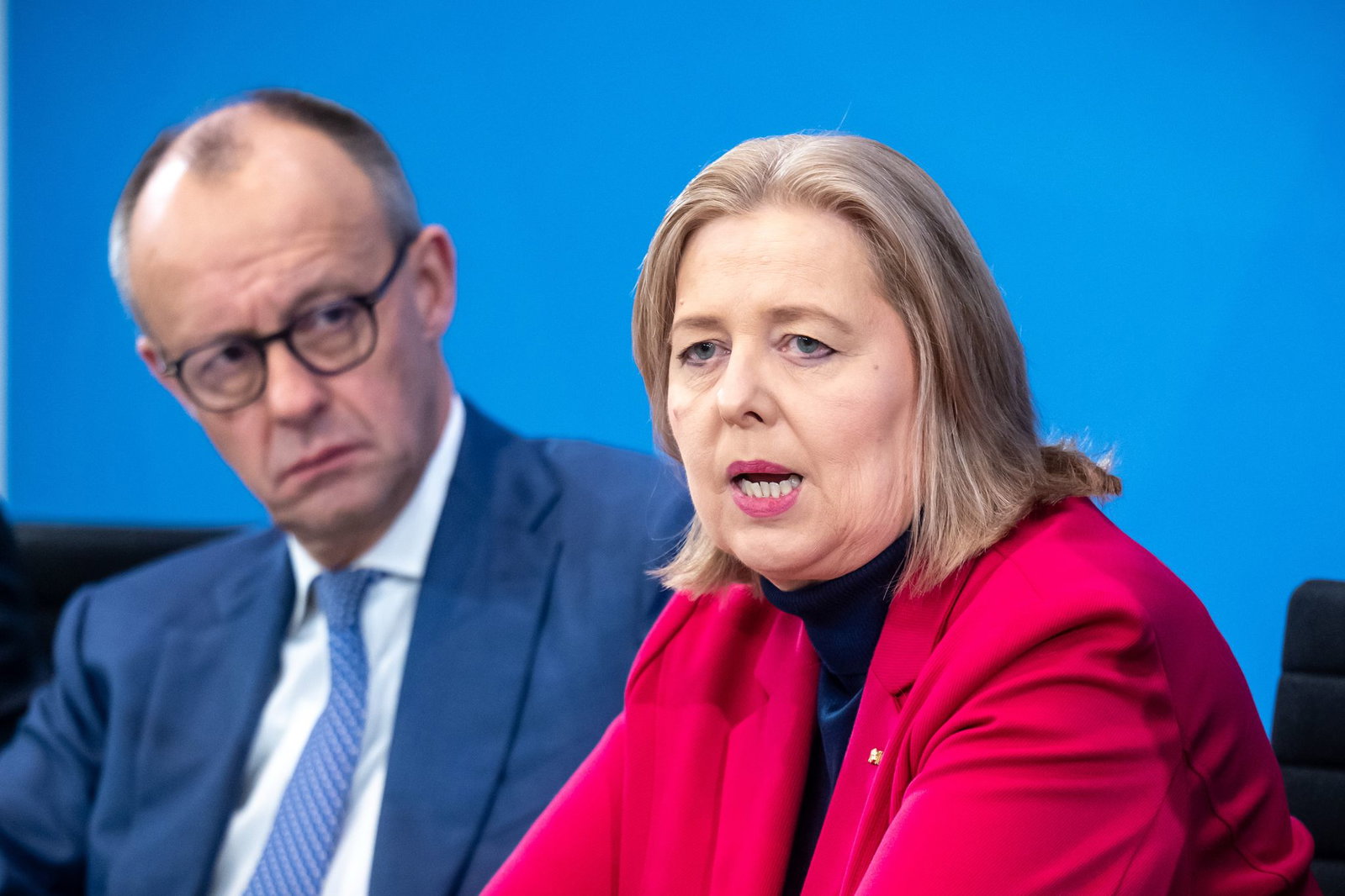 Kanzler Merz und Arbeitsministerin Bas bekommen am Dienstag den Rentenbericht.