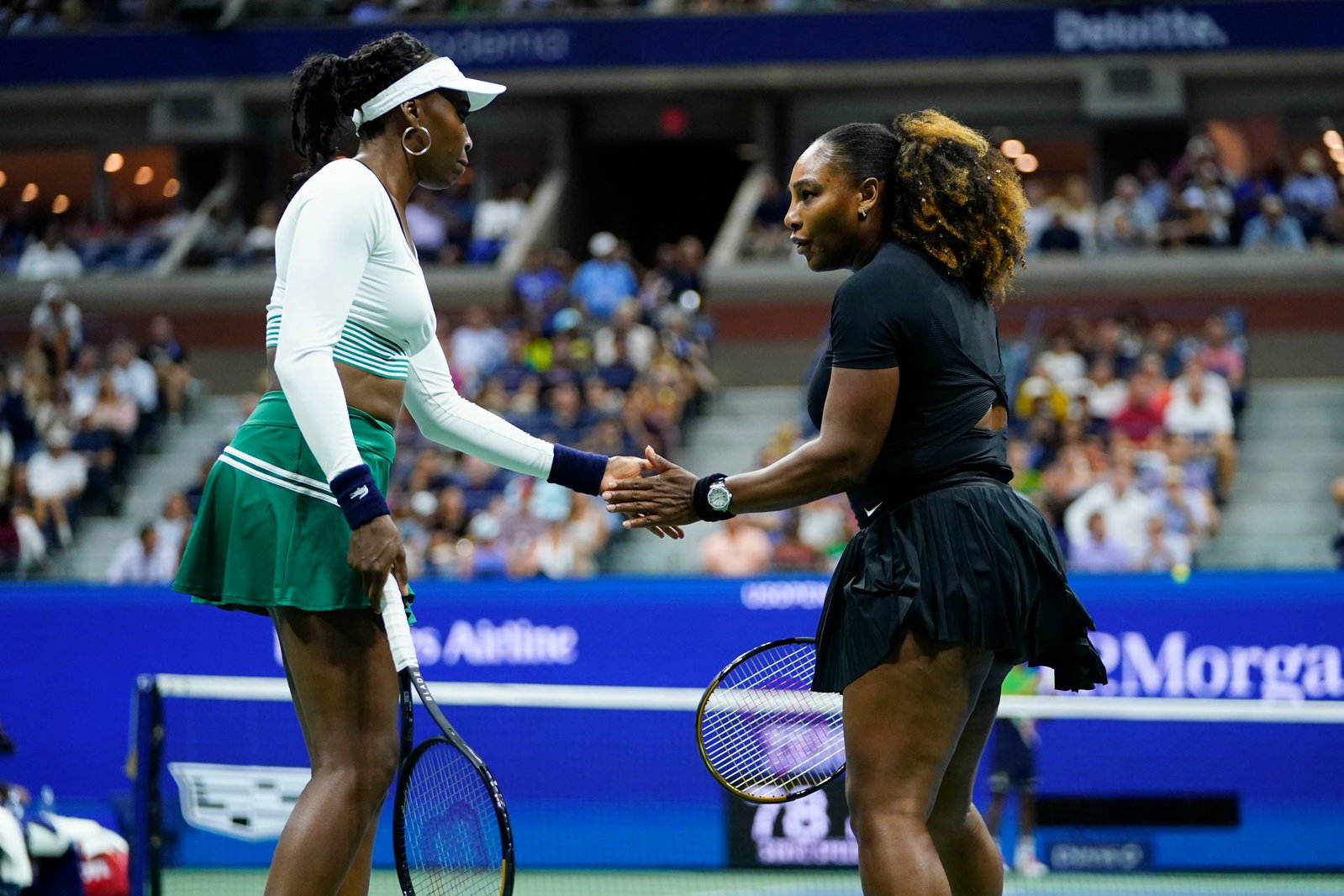 Venus und Serena Williams holten im Doppel einige Titel. (Archivbild)