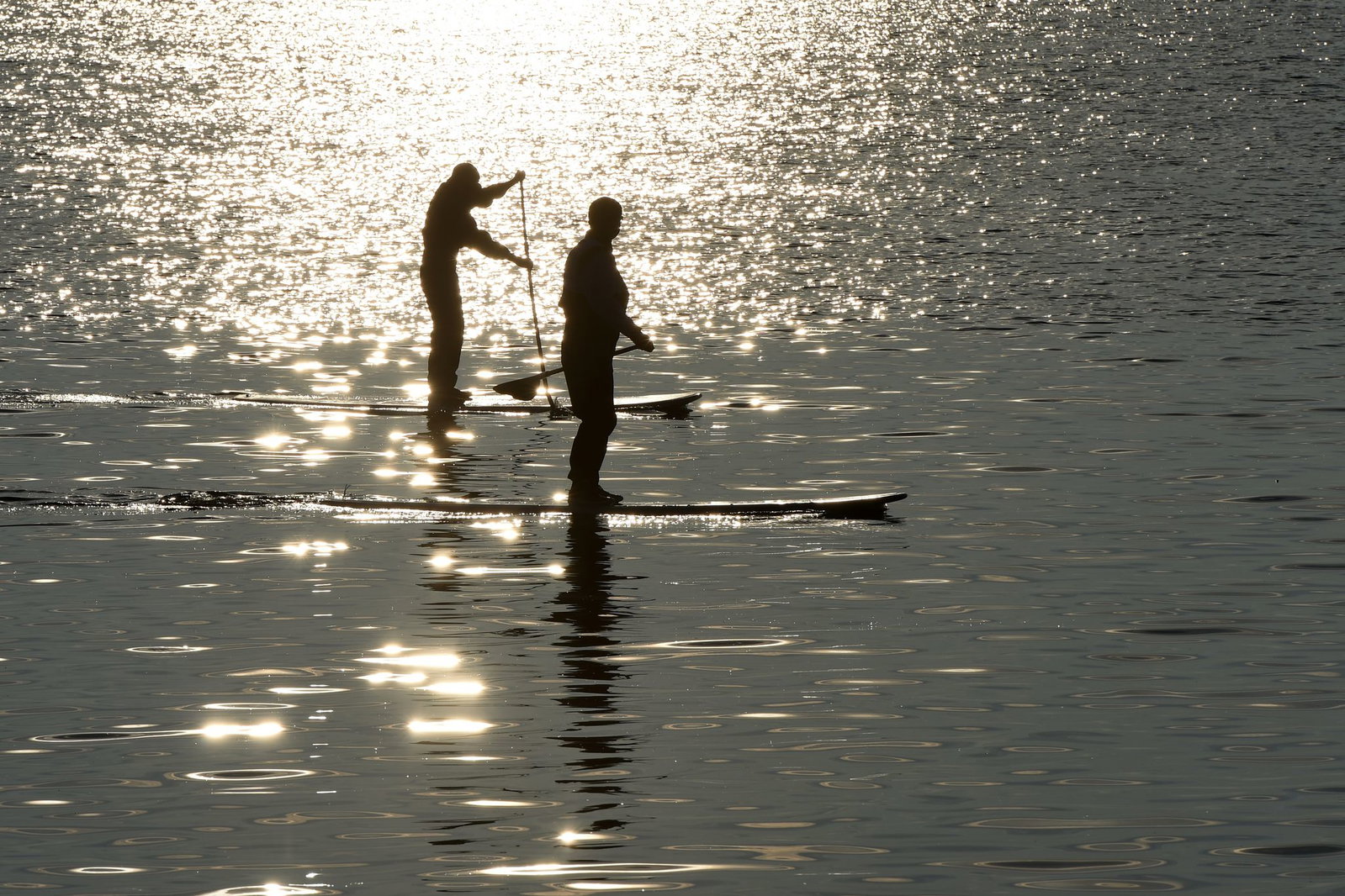 Auch Aktivitäten wie Stand-Up-Paddling beinhaltet der neue Saar Pass. (Symbolbild) 