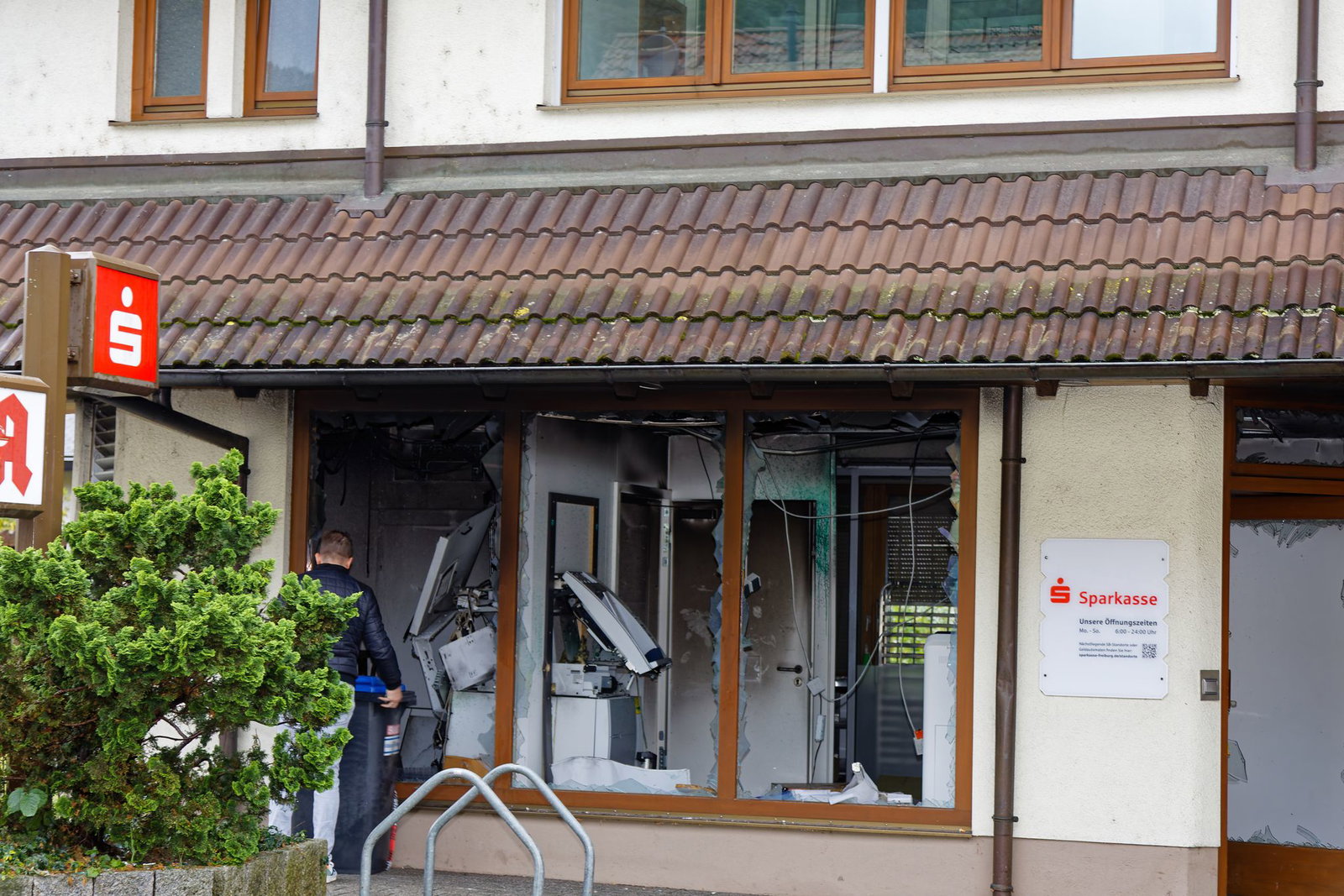 Die Filiale in Glottertal wurde durch die Sprengung stark beschädigt. (Archivbild)