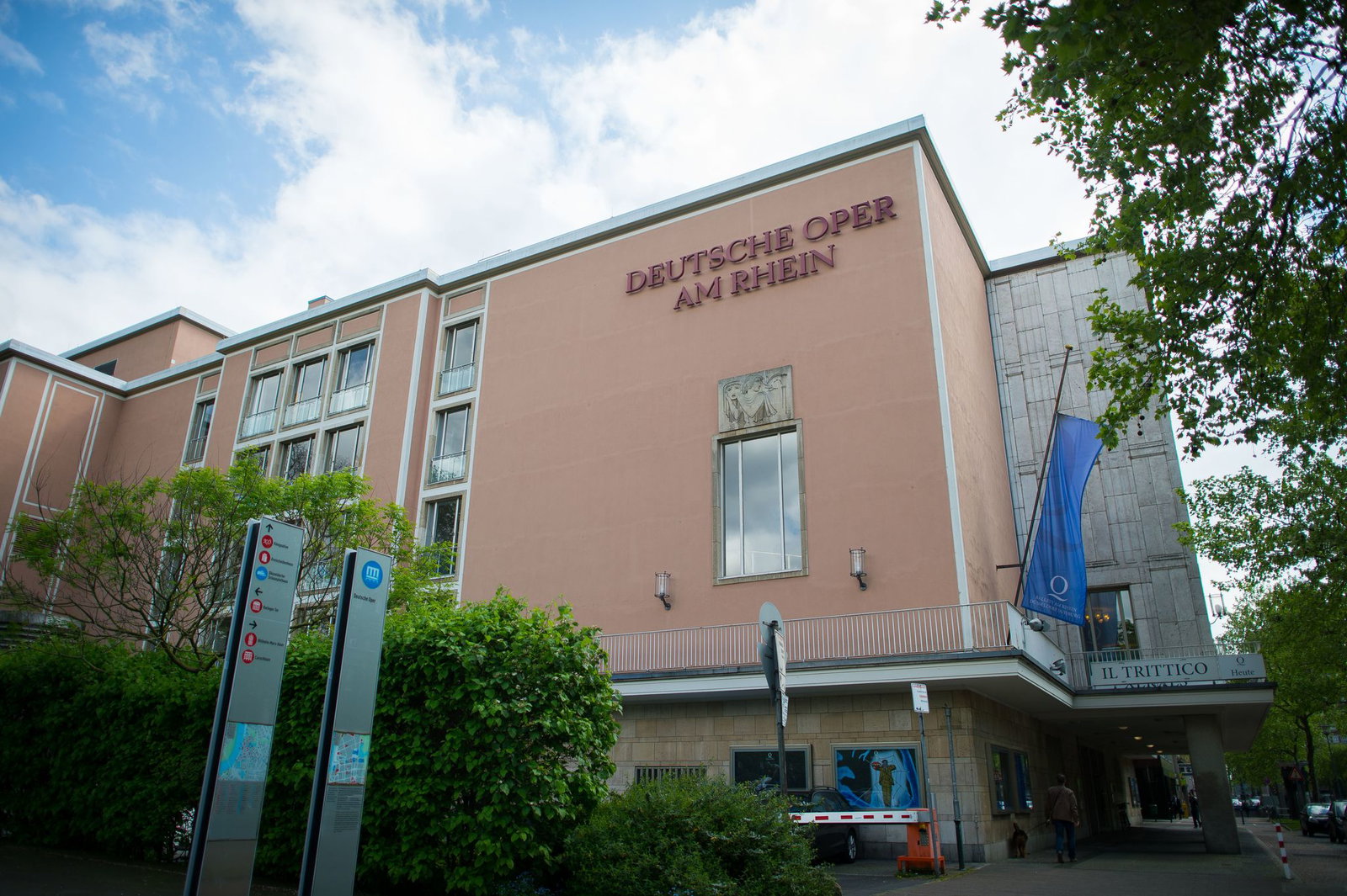 Kehrtwende für einen Kulturbetrieb: Statt milliardenschwerem Neubau setzt Düsseldorf für die Deutsche Oper am Rhein nun auf eine Sanierung im laufenden Betrieb. (Archivbild)