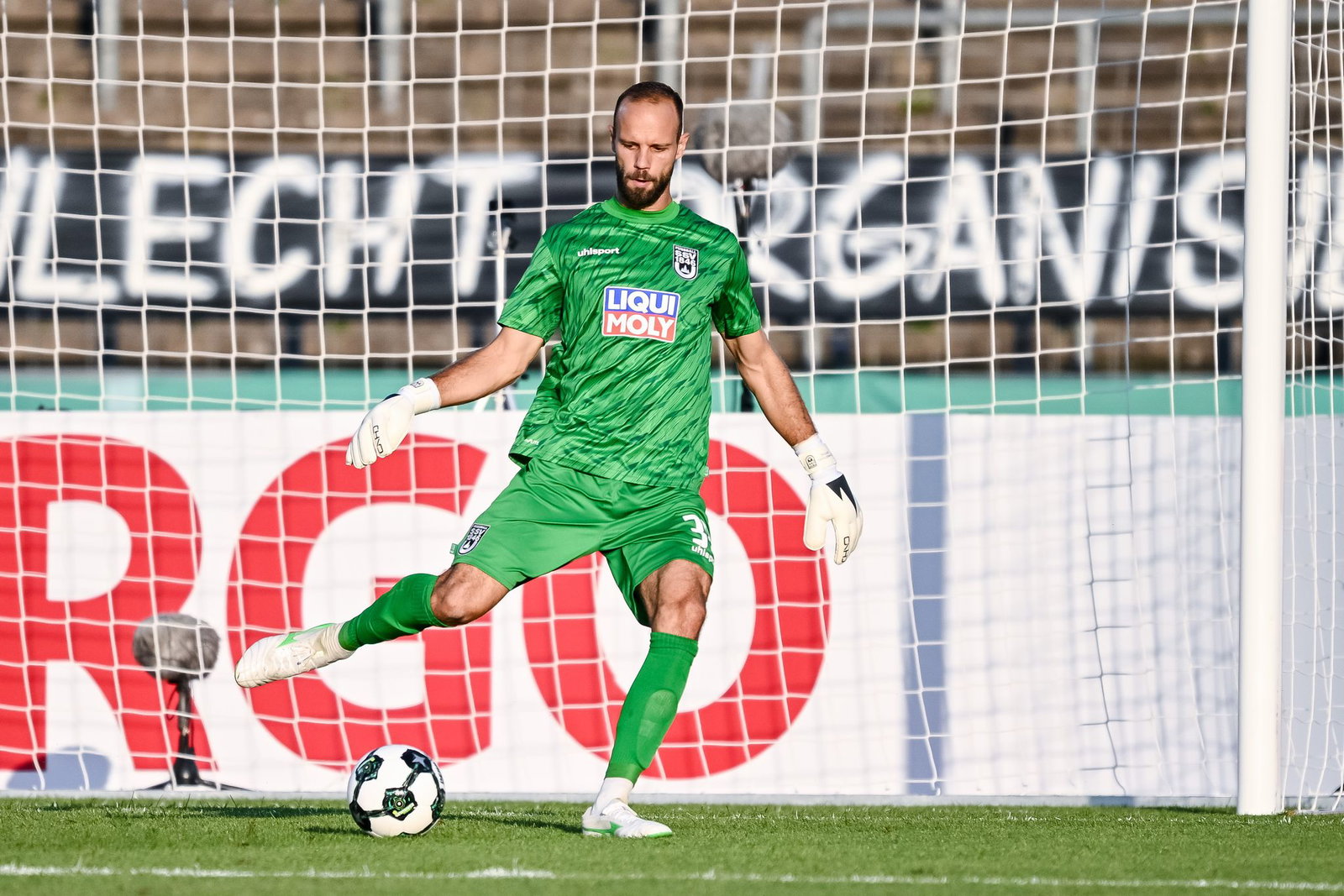 Routinier Ortag soll seine Erfahrung in Fürth an junge Keeper weitergeben. (Archivbild)