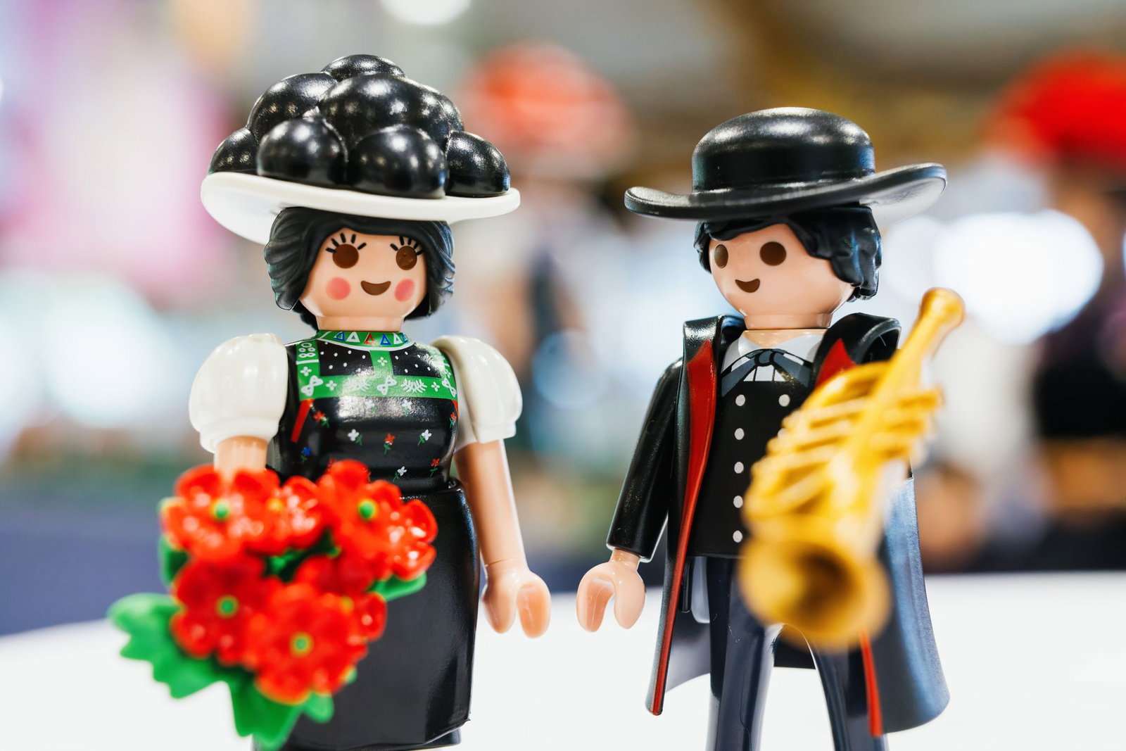 Das Ehepaar «Schwarzwald Marie» und Hannes in traditioneller Tracht.