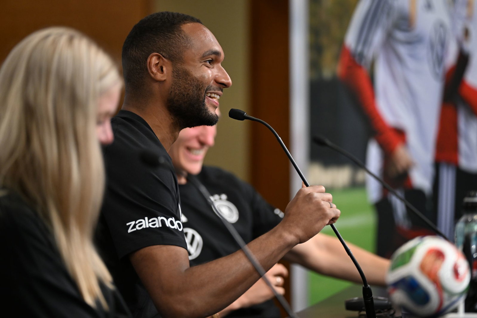 Jonathan Tah hat auch in der Außendarstellung eine Entwicklung gemacht. (Archivbild)