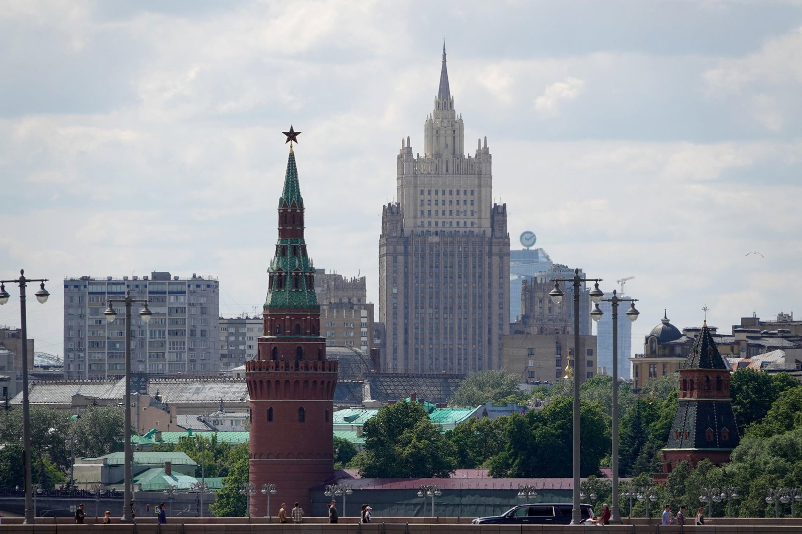 Die russische Flugabwehr will am Morgen mehr als 20 Drohnenangriffe auf Moskau abgewehrt haben. (Archivbild)