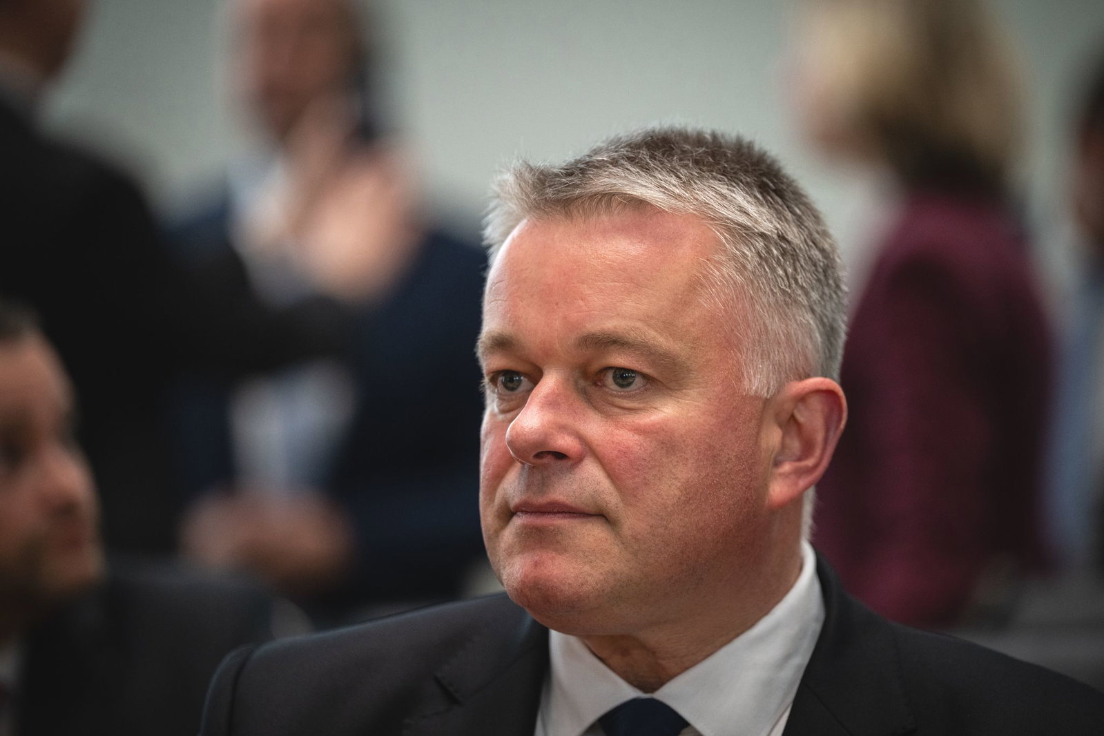 In seiner Regierungserklärung spannte Schnieder einen Bogen über alle Ministerien hinweg. 