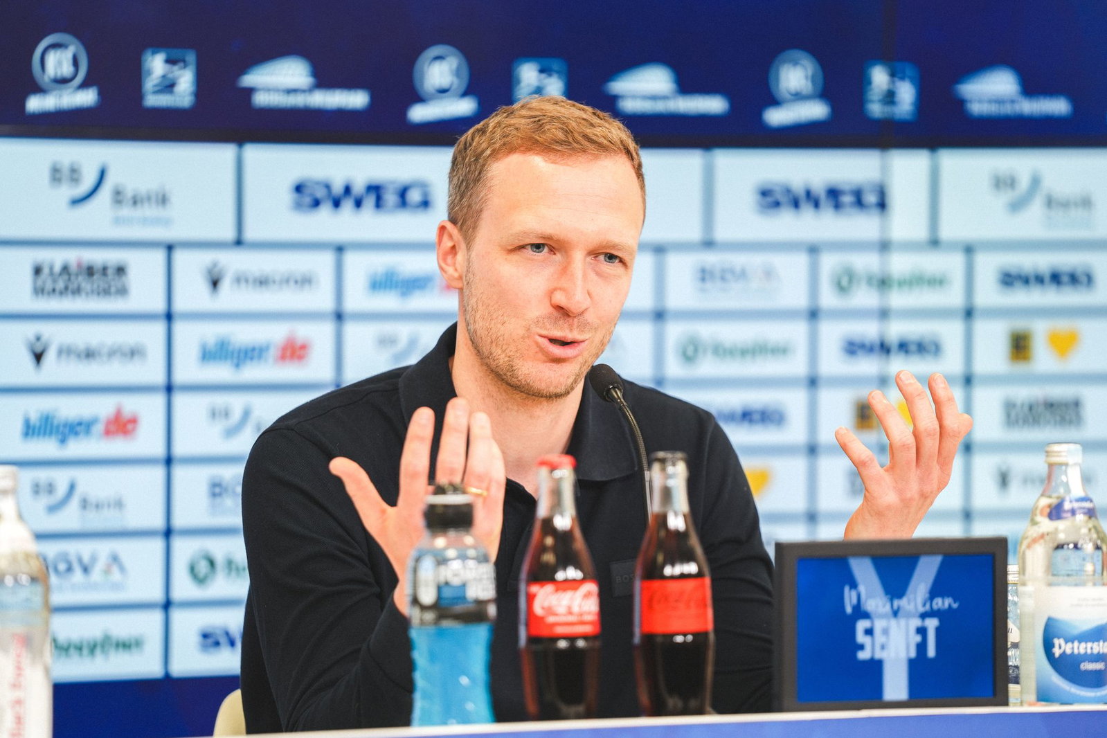 Der neue Chefcoach des KSC, Maximilian Senft, bei seiner Vorstellung. 