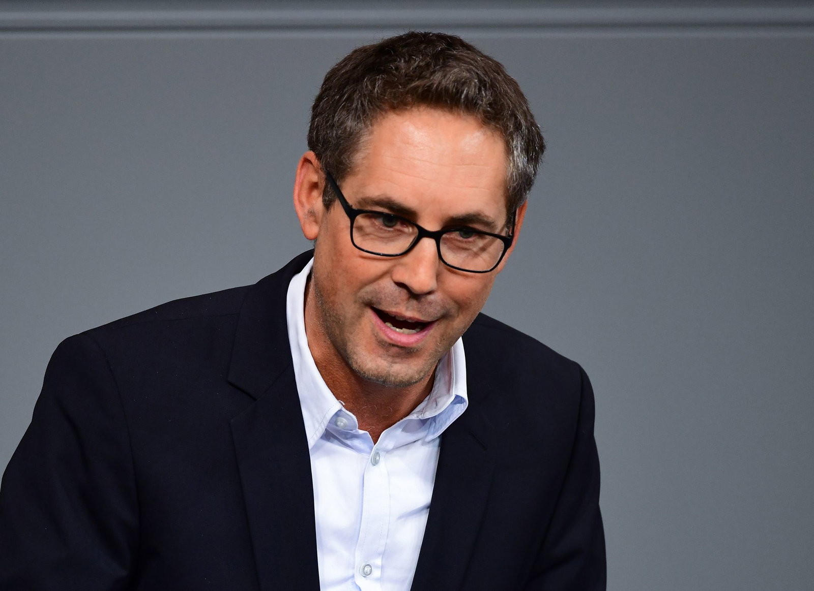Der Parlamentarischer Staatssekretär beim Bundesminister der Finanzen ist bei der Konferenz der Finanzminister im Saarland dabei. (Archivbild)