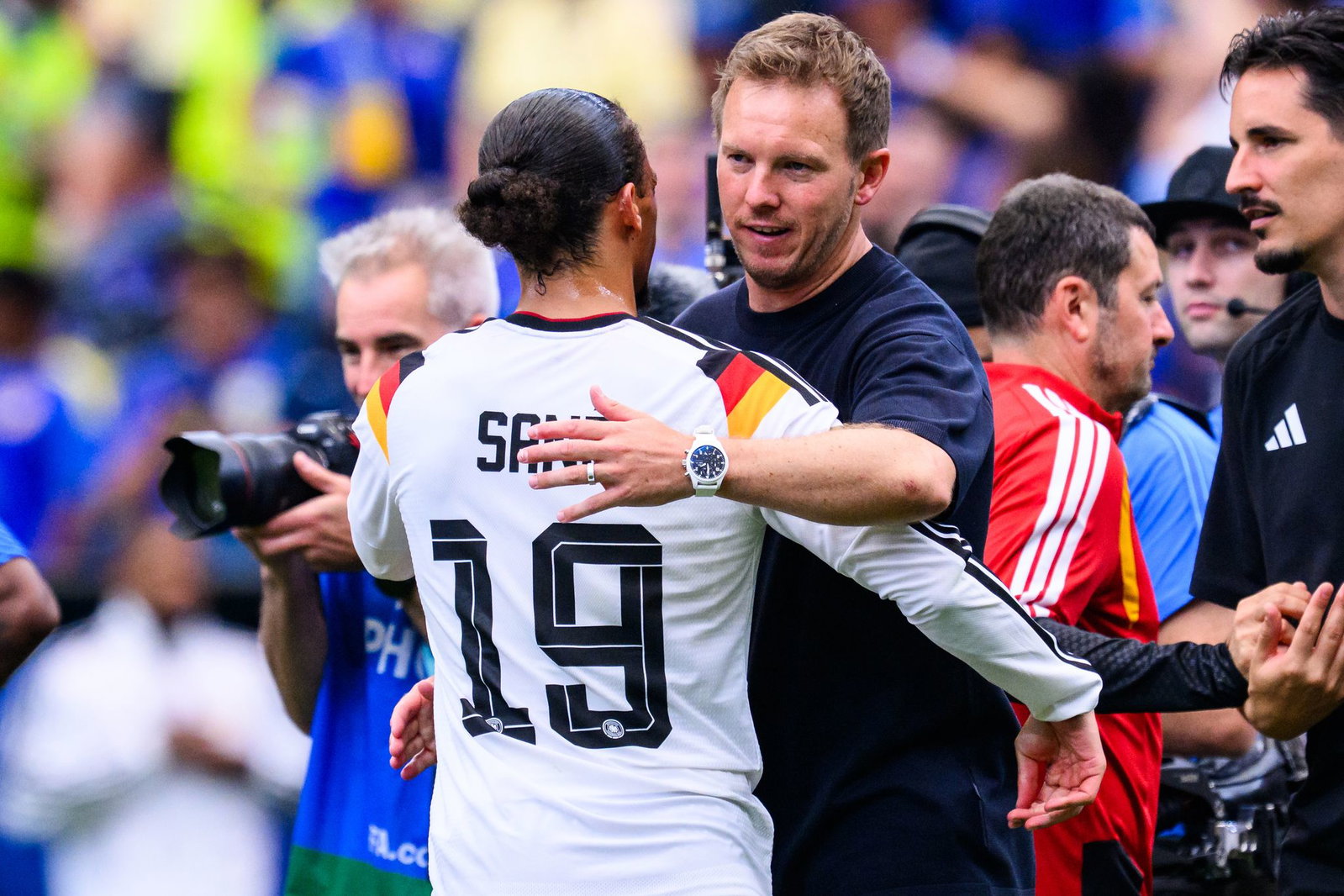 Der Bundestrainer hat Sané in dieser Saison schon öffentlich kritisiert. 