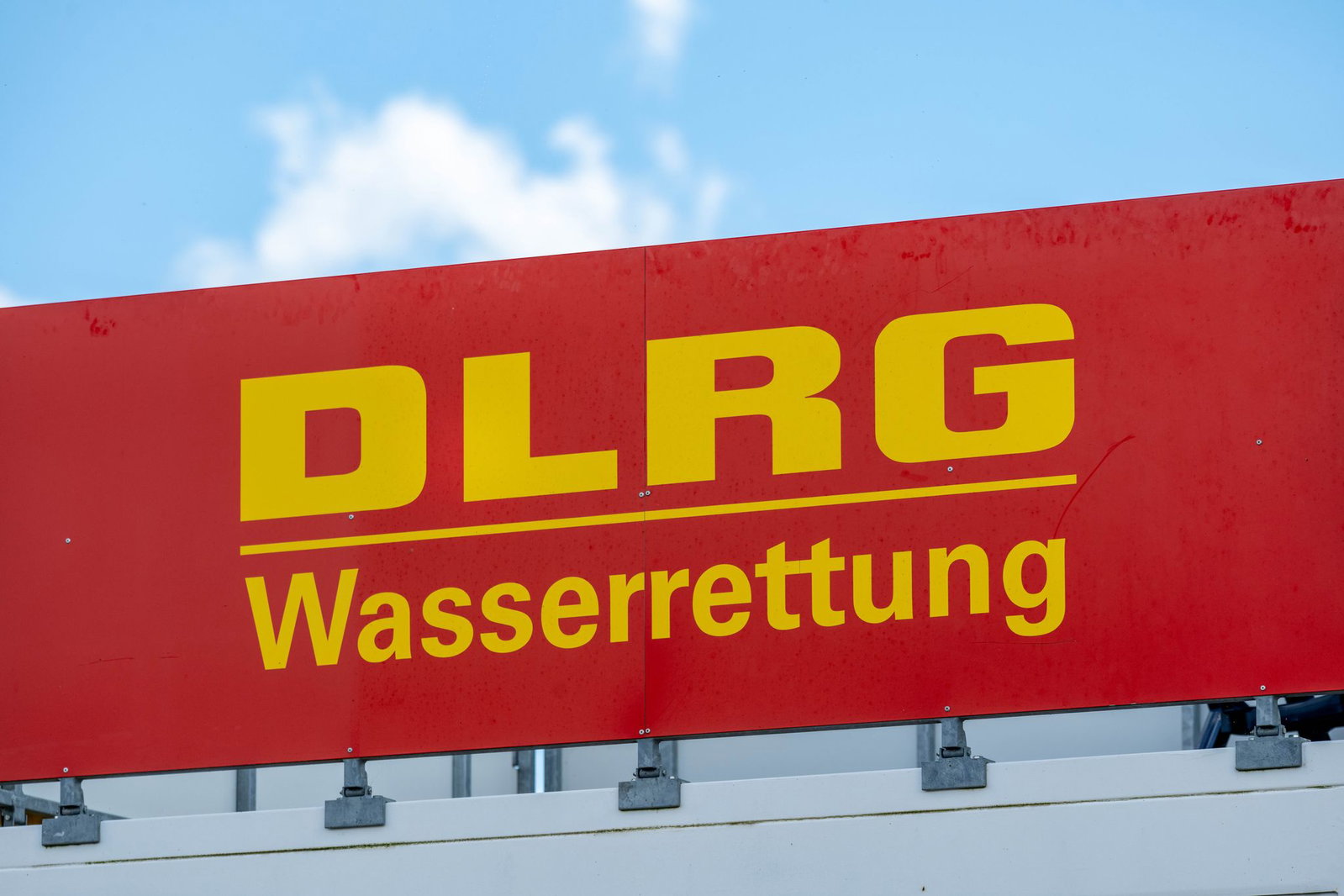 Die DLRG ist nach eigenen Angaben die größte Wasserrettungsorganisation der Welt. (Symbolfoto) 