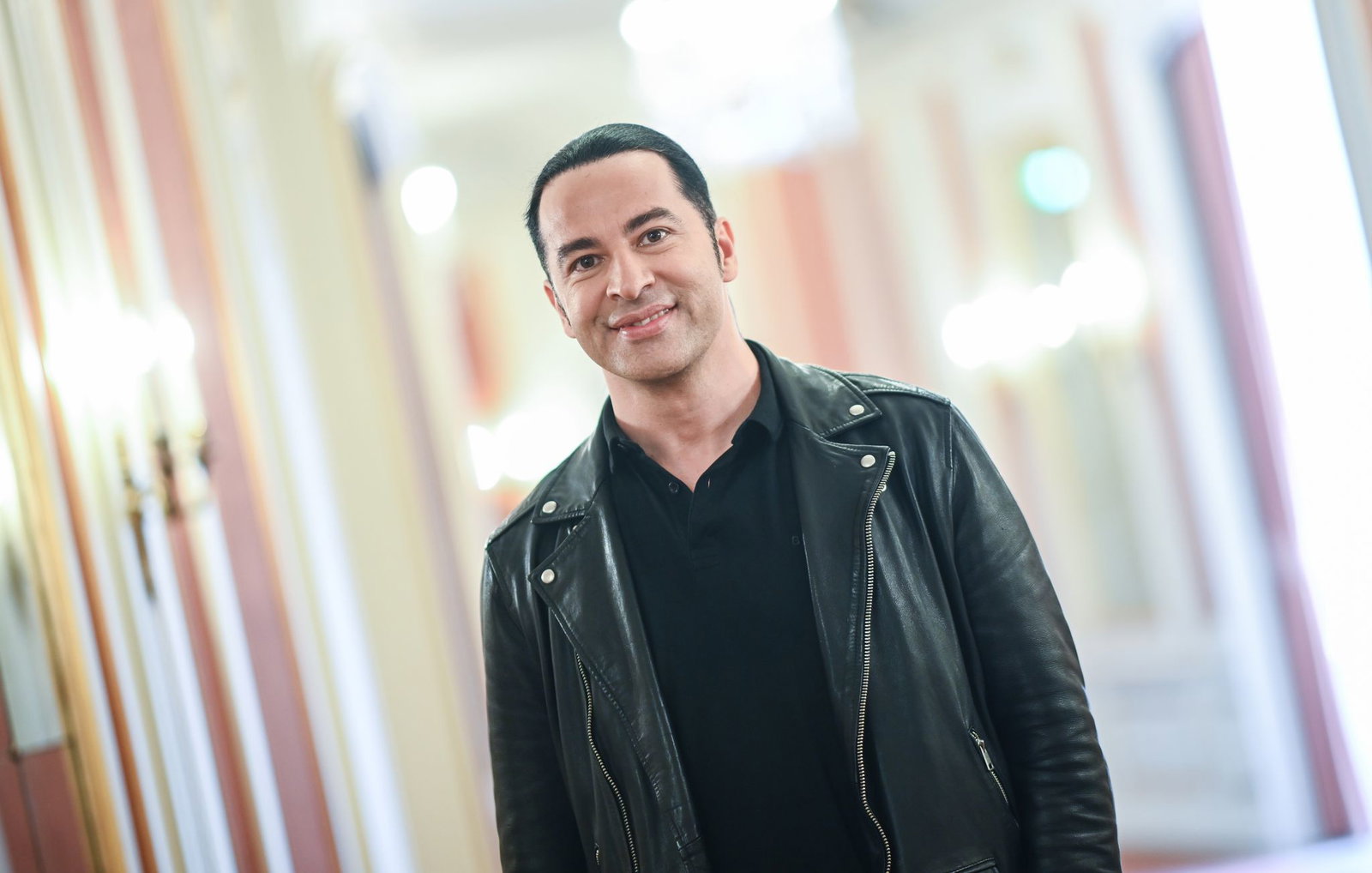 Bülent Ceylan steht bald erstmals bei einer Oper auf der Bühne.