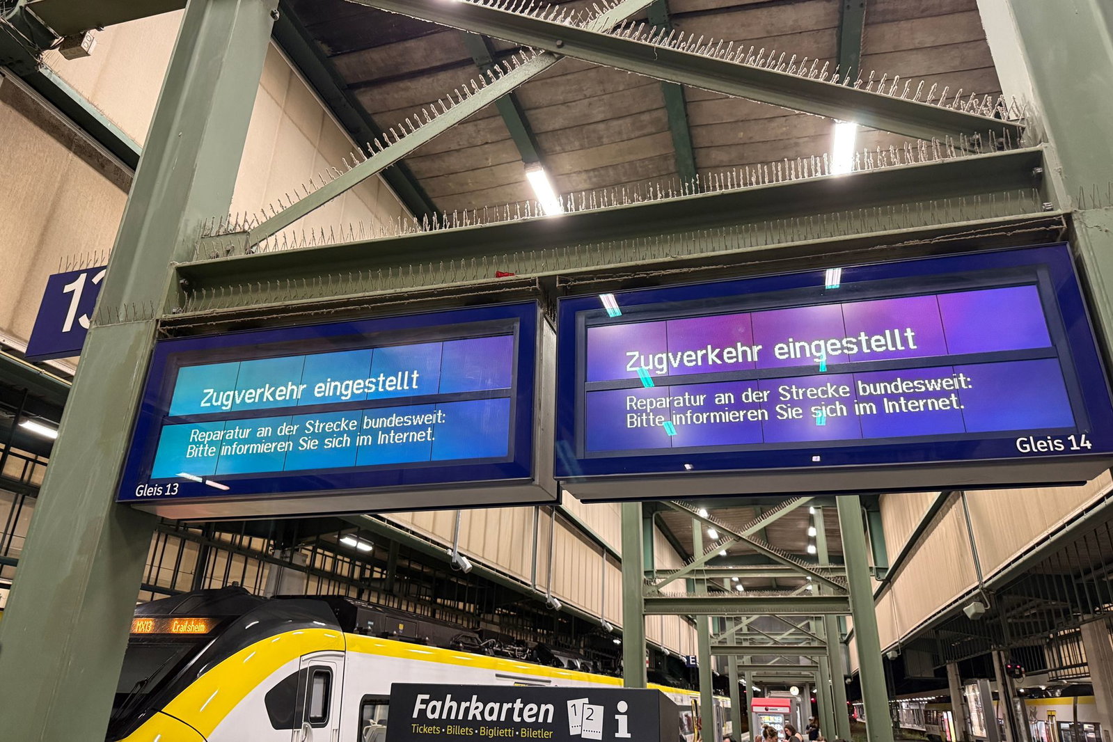 Am Abend ist der Zugverkehr eingestellt.