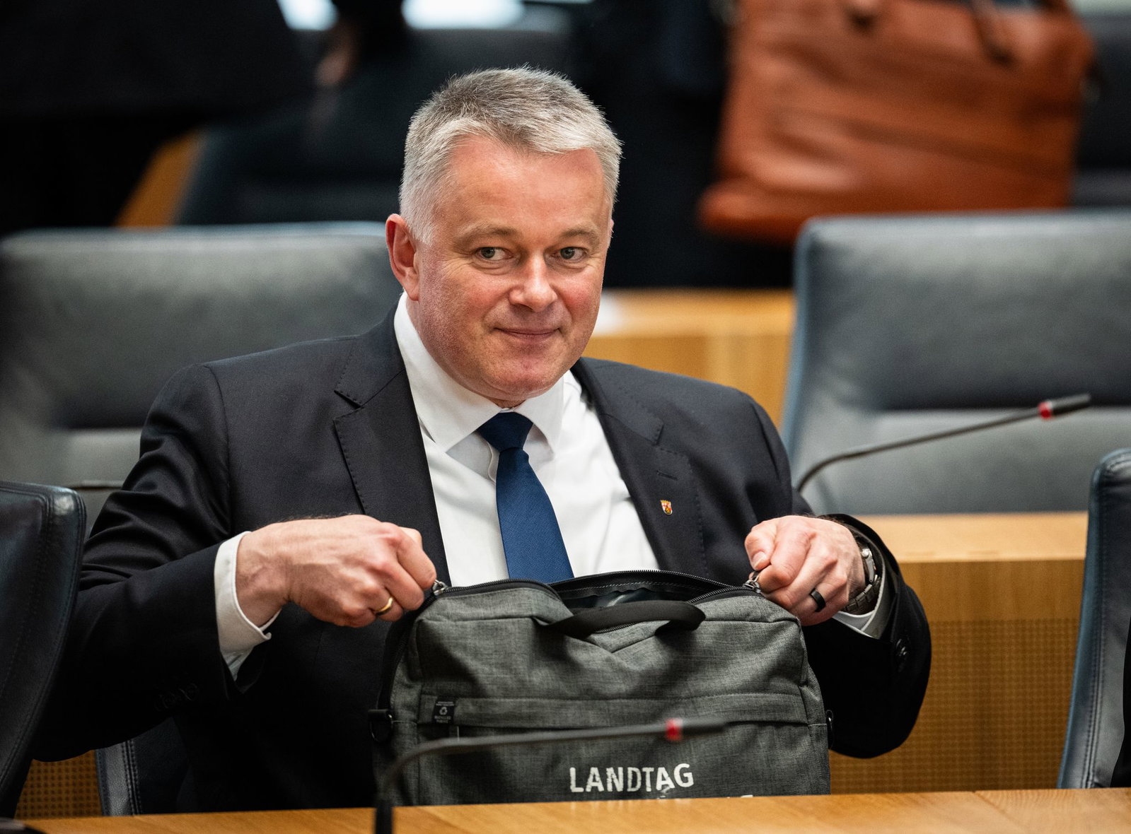 «Ich freue mich auf ein paar ruhigere Tage, auch wenn der Laptop natürlich überallhin mitkommt», sagt Ministerpräsident Schnieder. (Archivfoto)