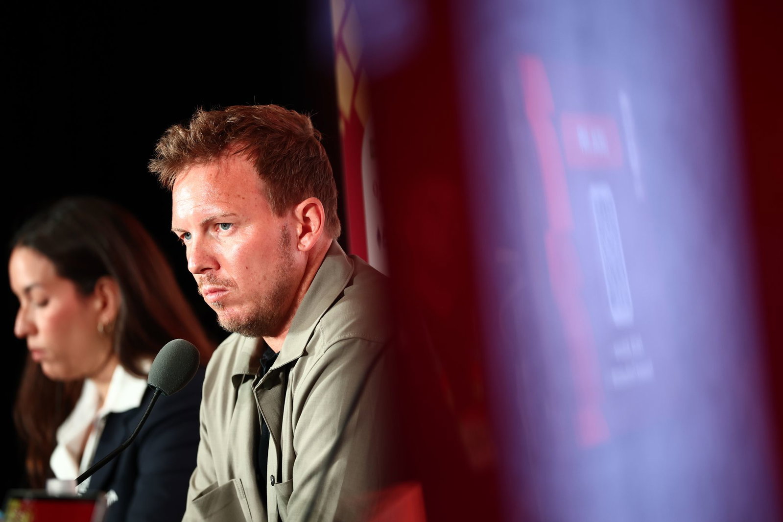 Julia Nagelsmann findet die öffentliche Bewertung von Leroy Sané nicht in Ordnung. 