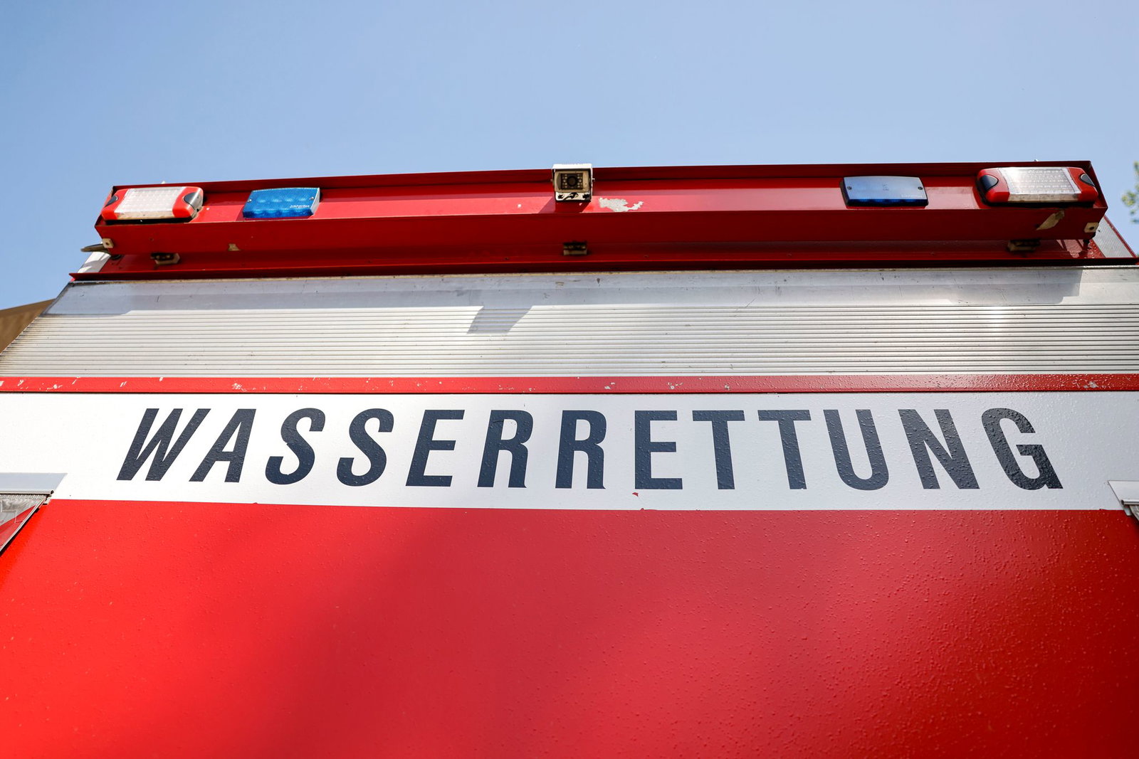 Wenn Notfälle in abgelegenen Seen oder Tümpeln passieren, kann bei der Anfahrt der Retter wertvolle Zeit verstreichen. (Symbolbild)
