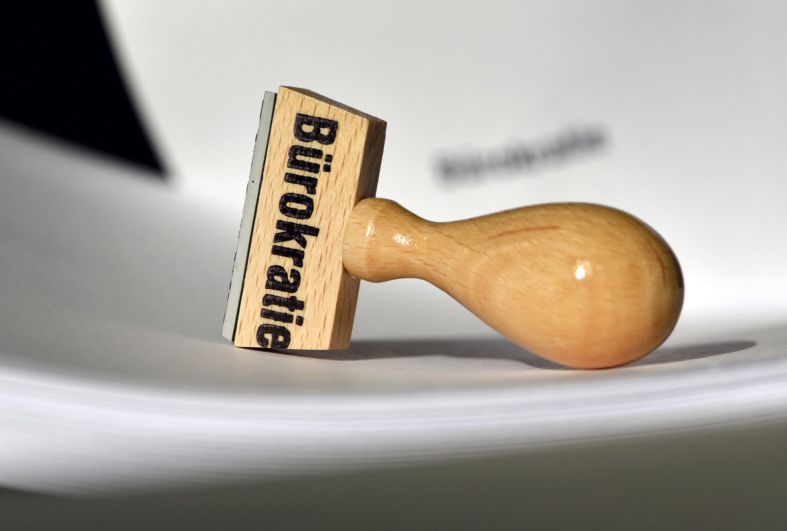 Der Landtag des Saarlandes will Bürokratie abbauen. (Symbolbild)
