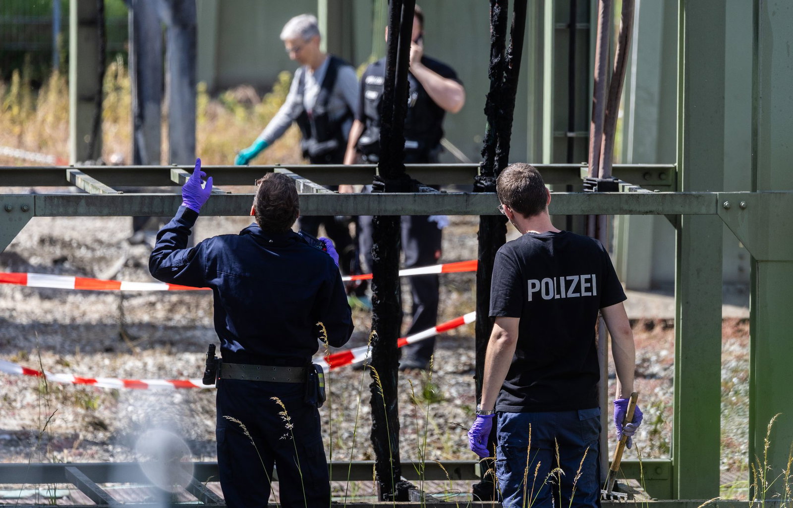 Die Polizei ermittelt zur Brandursache.
