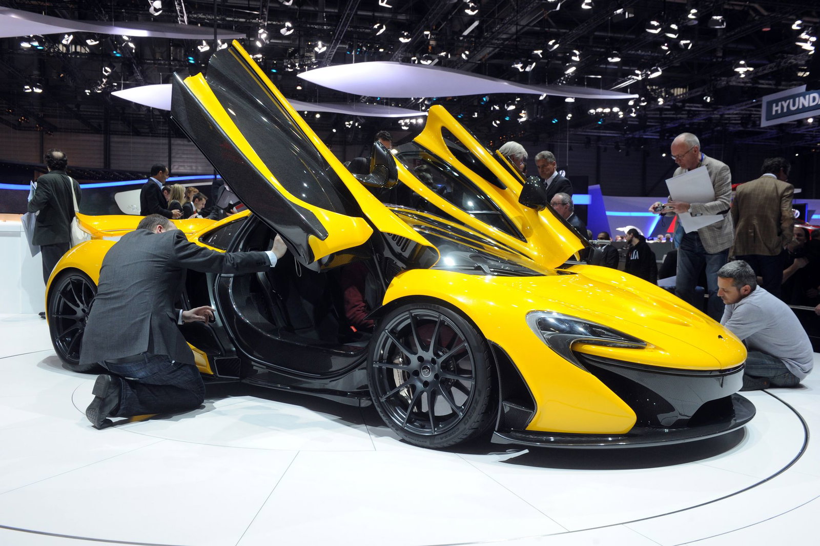 Der McLaren P1, hier ein Modell beim Genfer Autosalon 2013, wurde beim Unfall total zerstört. (Symbolbild)