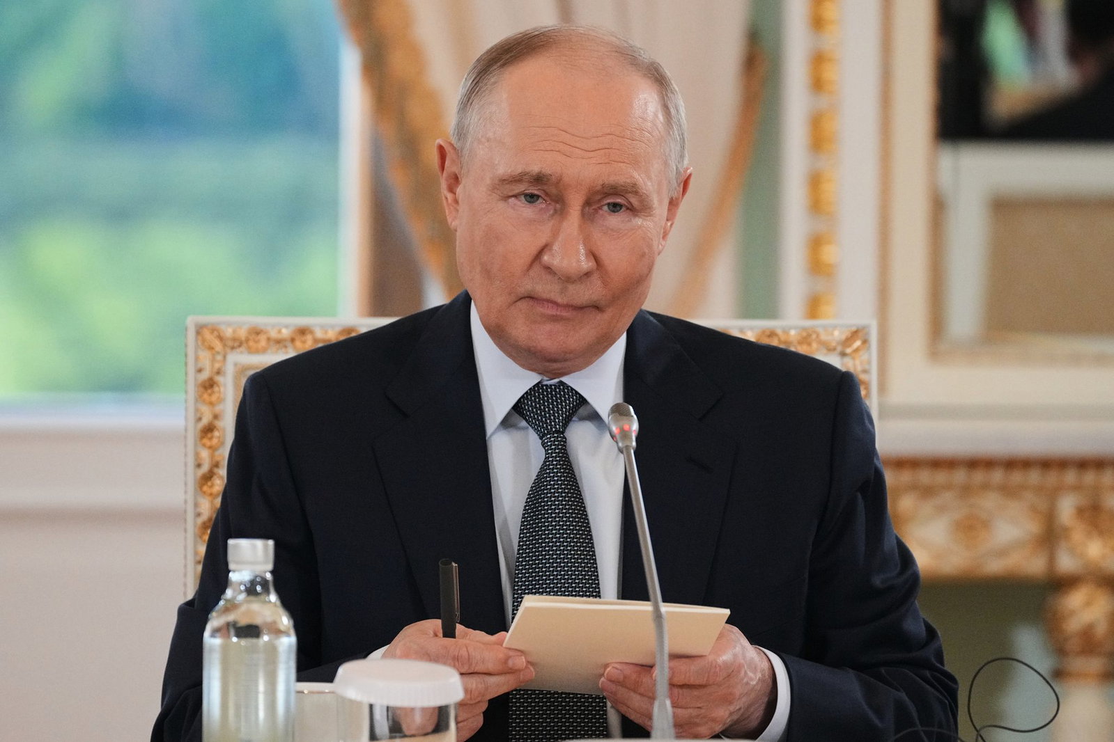 Der russische Präsident Wladimir Putin gab sich vor internationalen Journalisten zuversichtlich.