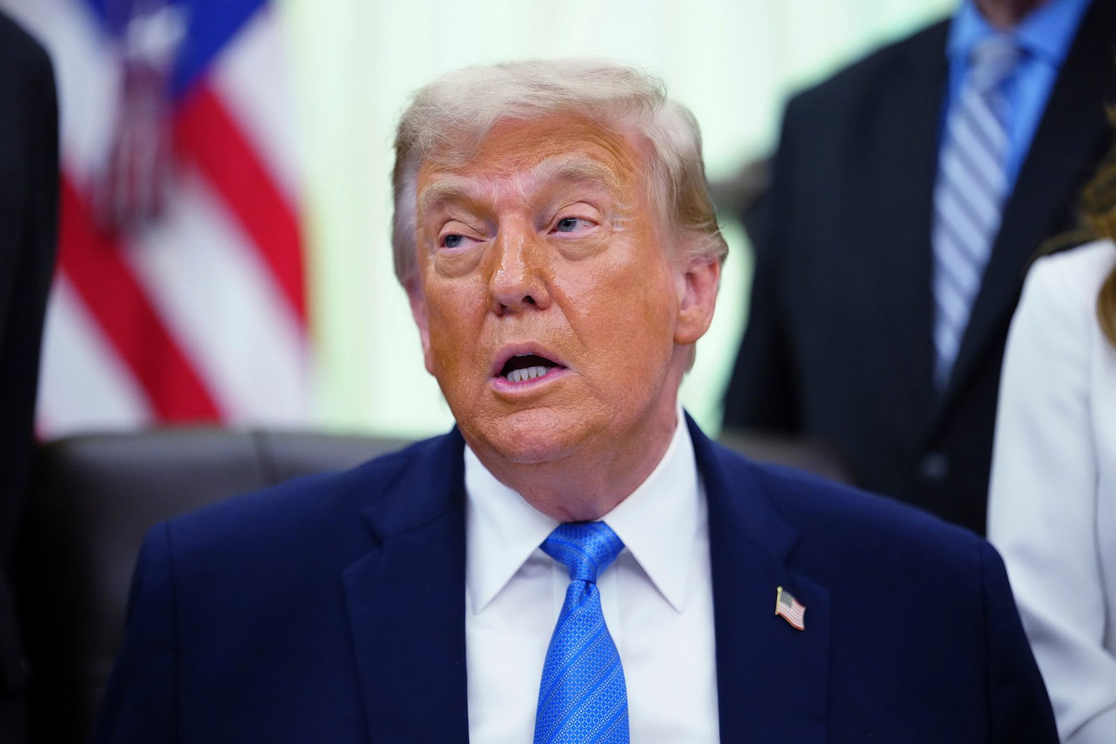 Trump droht dem Iran mit neuen Angriffen. 