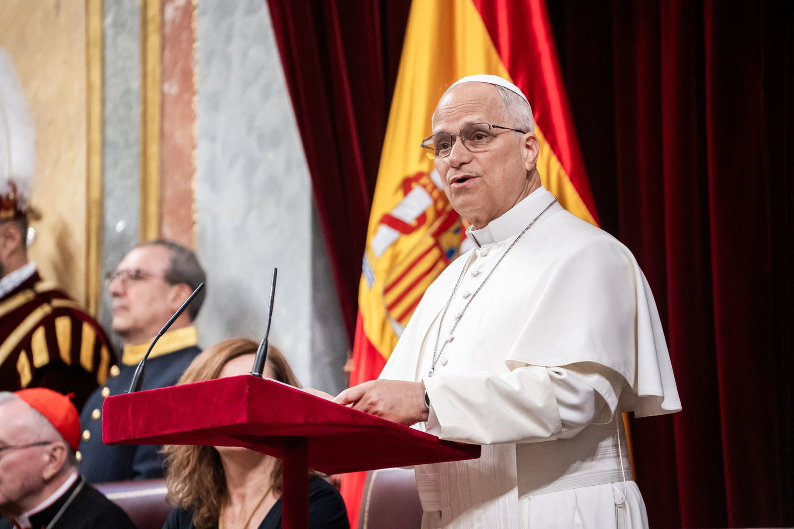 Der Pontifex spricht im spanischen Parlament Klartext.