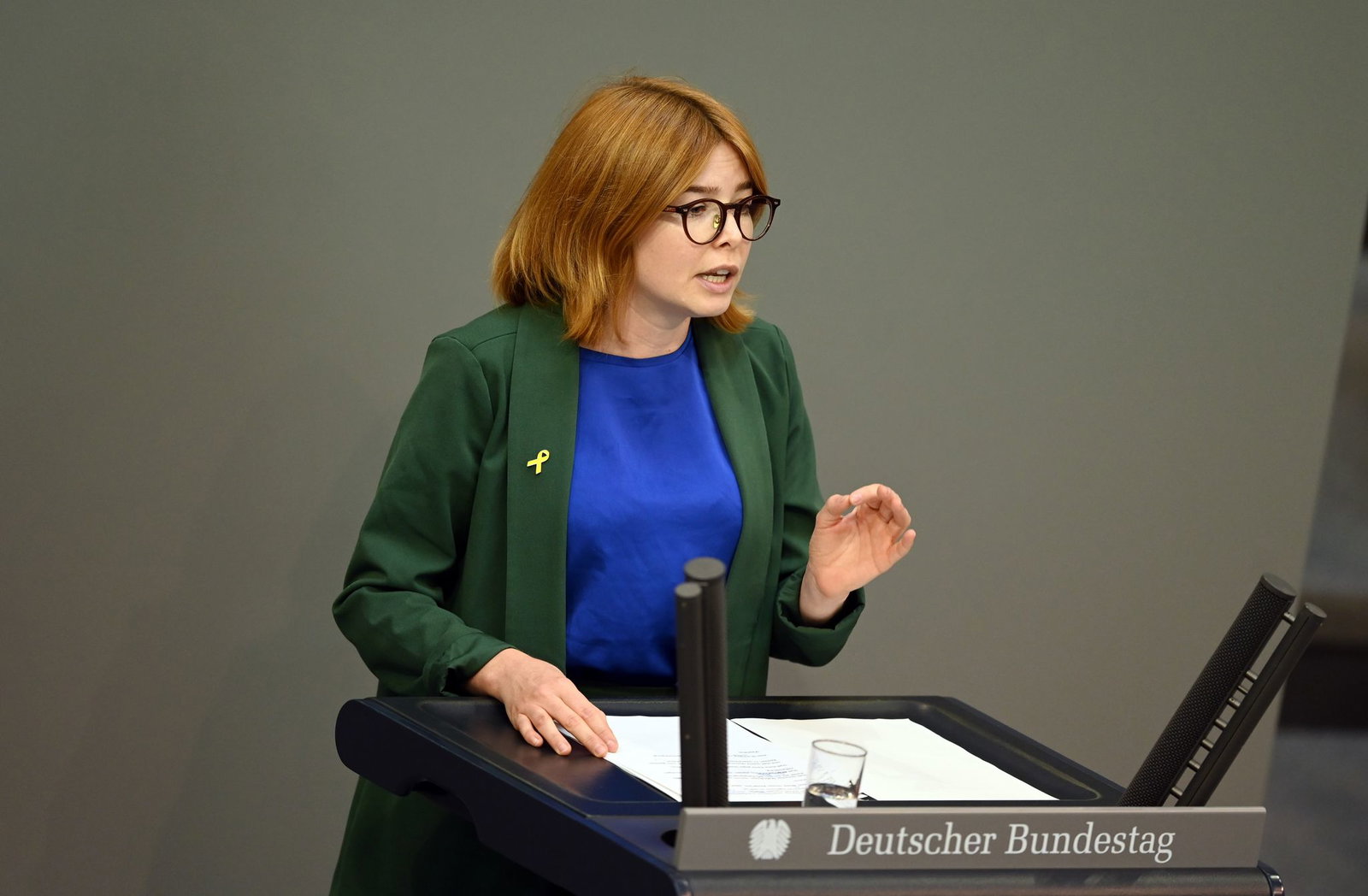 Die Abgeordnete Marlene Schönberger (Grüne) sagt: «Dass bereits unsere Anfrage auf spürbaren Gegenwind aus extrem rechten Kreisen gestoßen ist, zeigt, wie empfindlich die Szene auf kritische Nachfragen reagiert.»