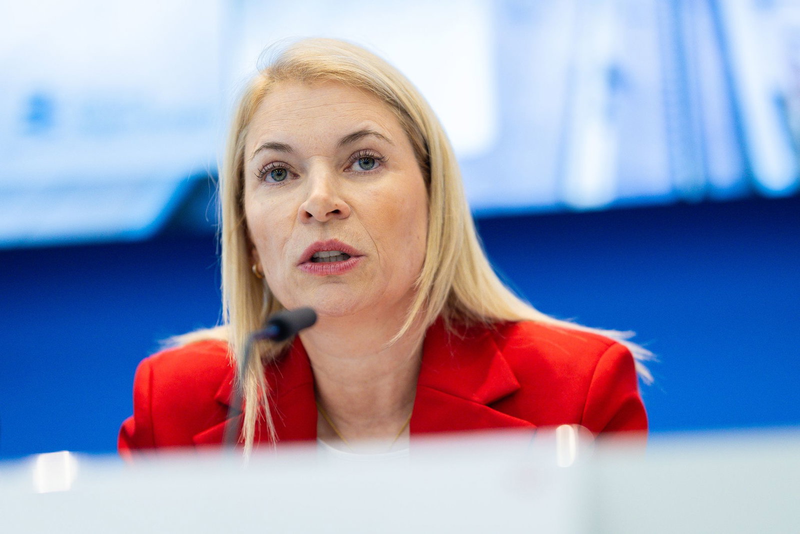 Bahnchefin Evelyn Palla musste den Projektpartnern von Stuttgart 21 die erneute Verschiebung der Eröffnung erklären.
