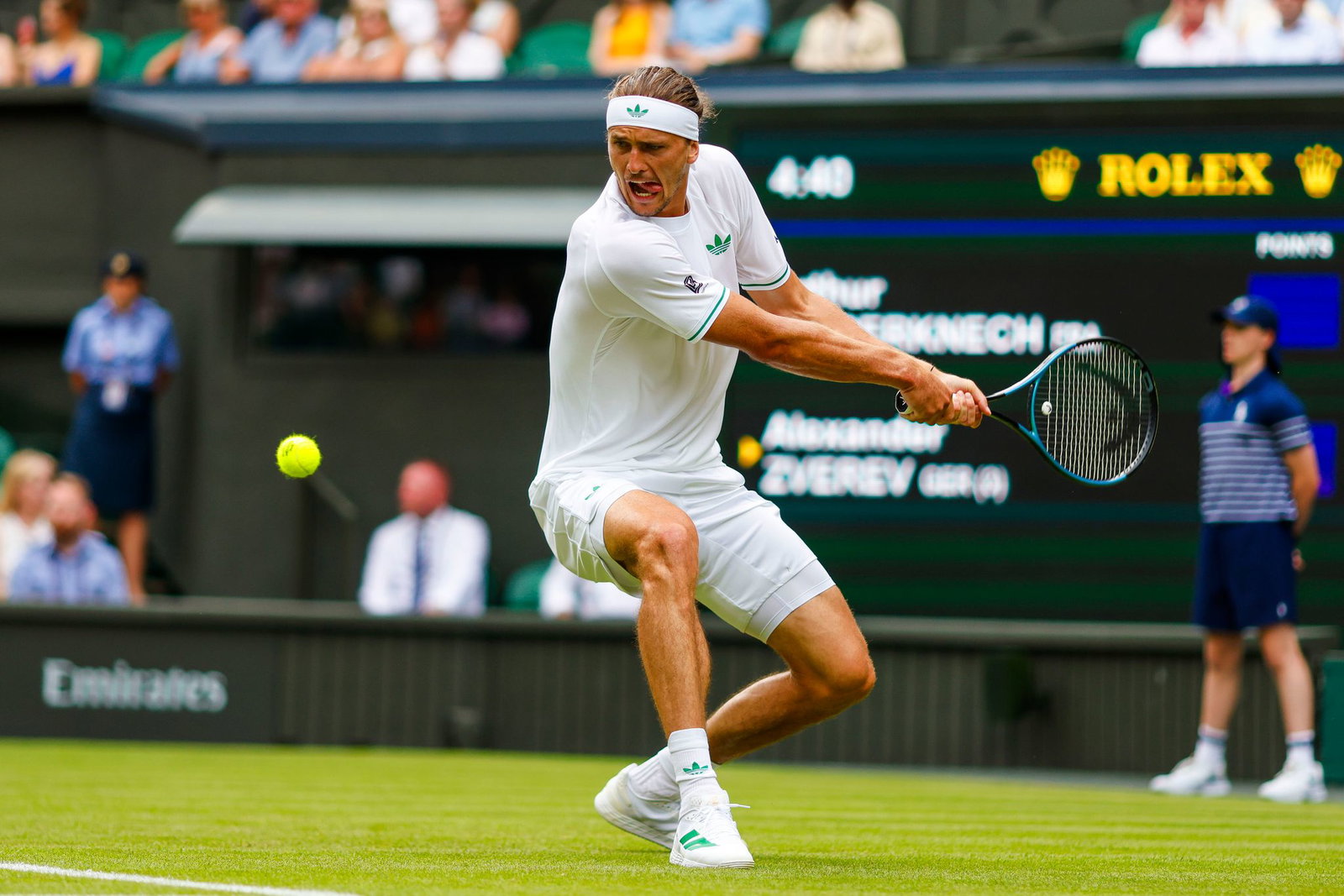 Alexander Zverev schied im vergangenen Jahr beim Rasenklassiker bereits in der ersten Runde aus. (Archivbild)