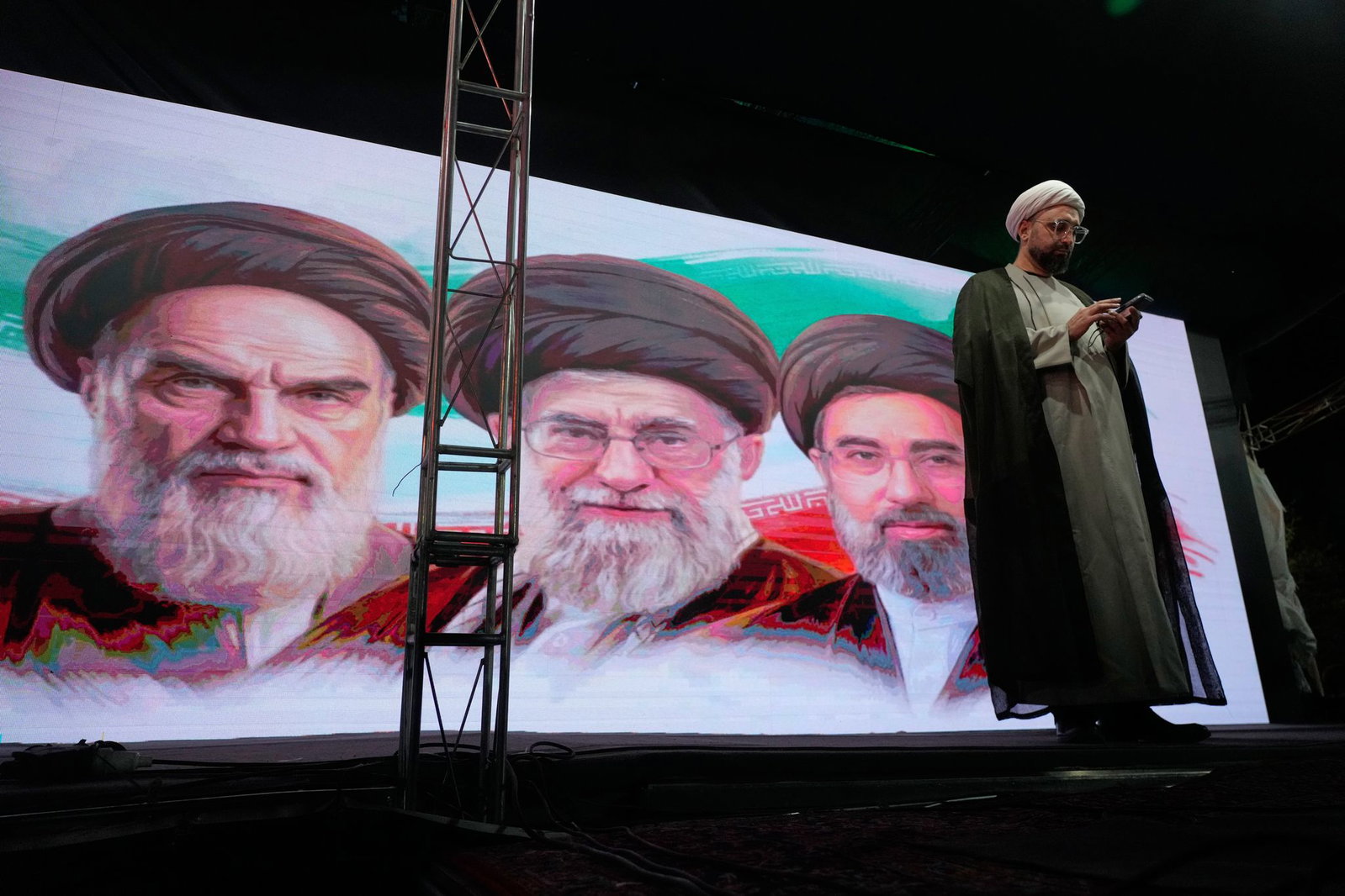 Ein iranischer Geistlicher während einer regierungsfreundlichen Versammlung in Teheran. 