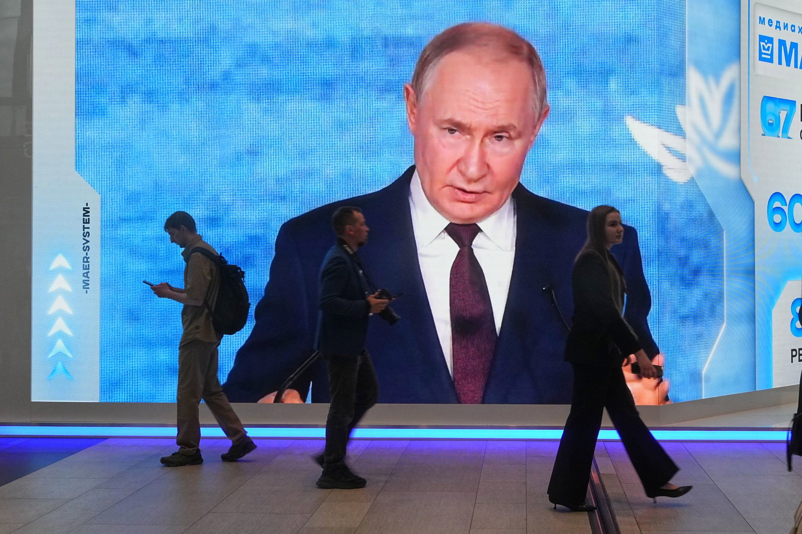 Kremlchef Wladimir Putin weist westliche Warnungen vor einem baldigen Überfall Moskaus auf ein Nato-Land als Unsinn zurück.