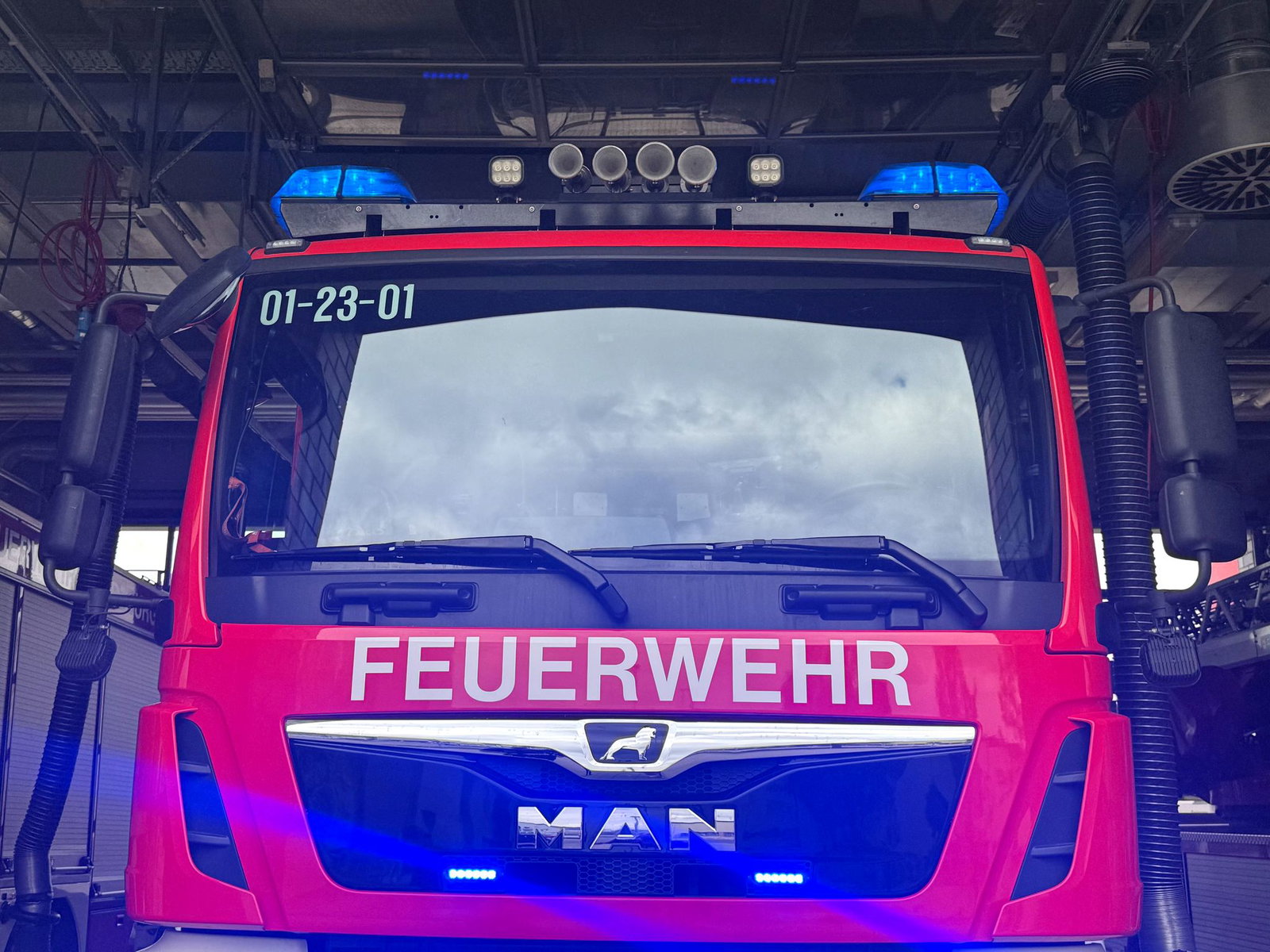 Einsatz im Kreis Karlsruhe: Der Dachstuhl eines Wohnhauses hat gebrannt. (Archivfoto)