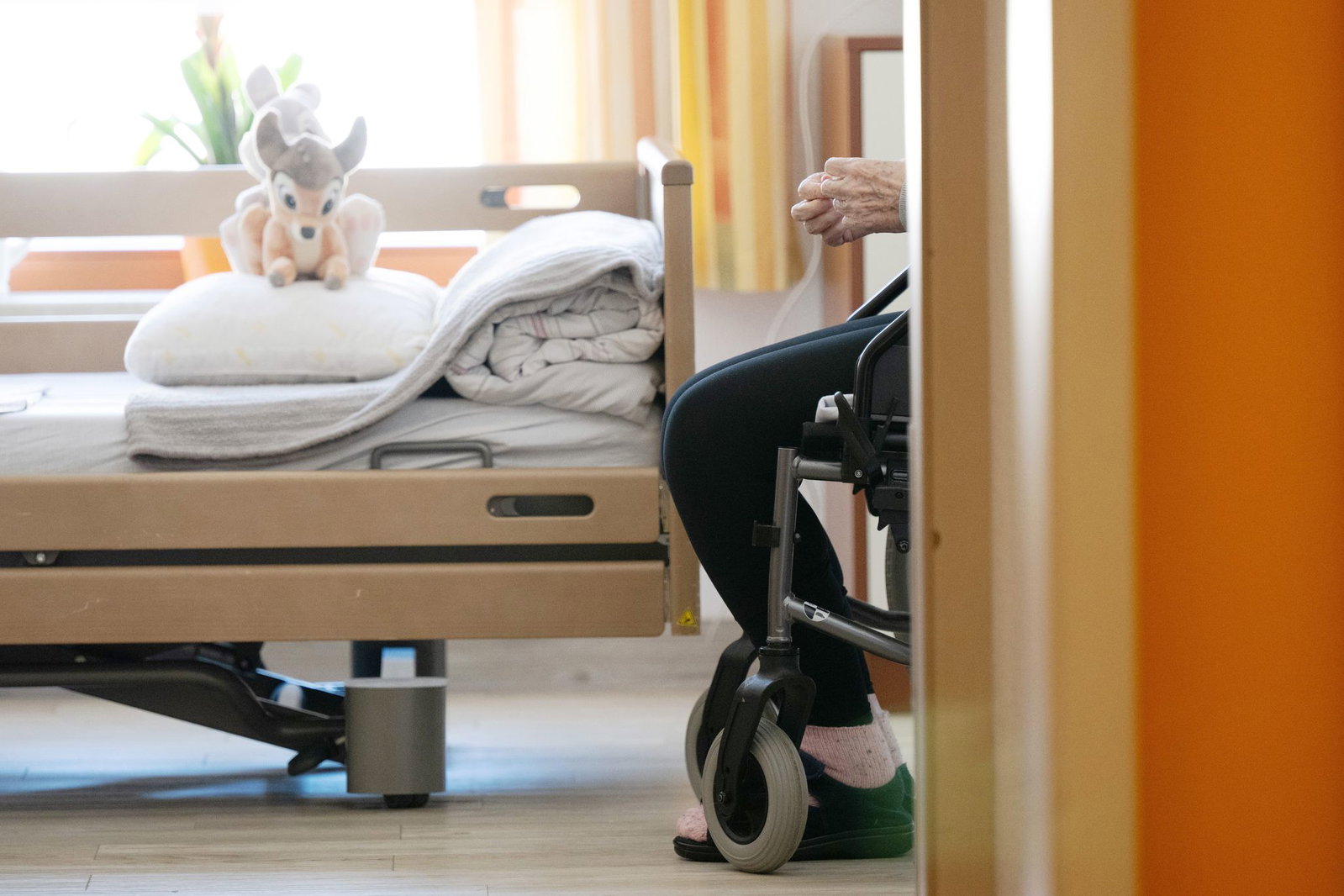 Gesundheitsministerin Warken stehen bei Pflegereform schwierige Verhandlungen bevor. (Archivbild)